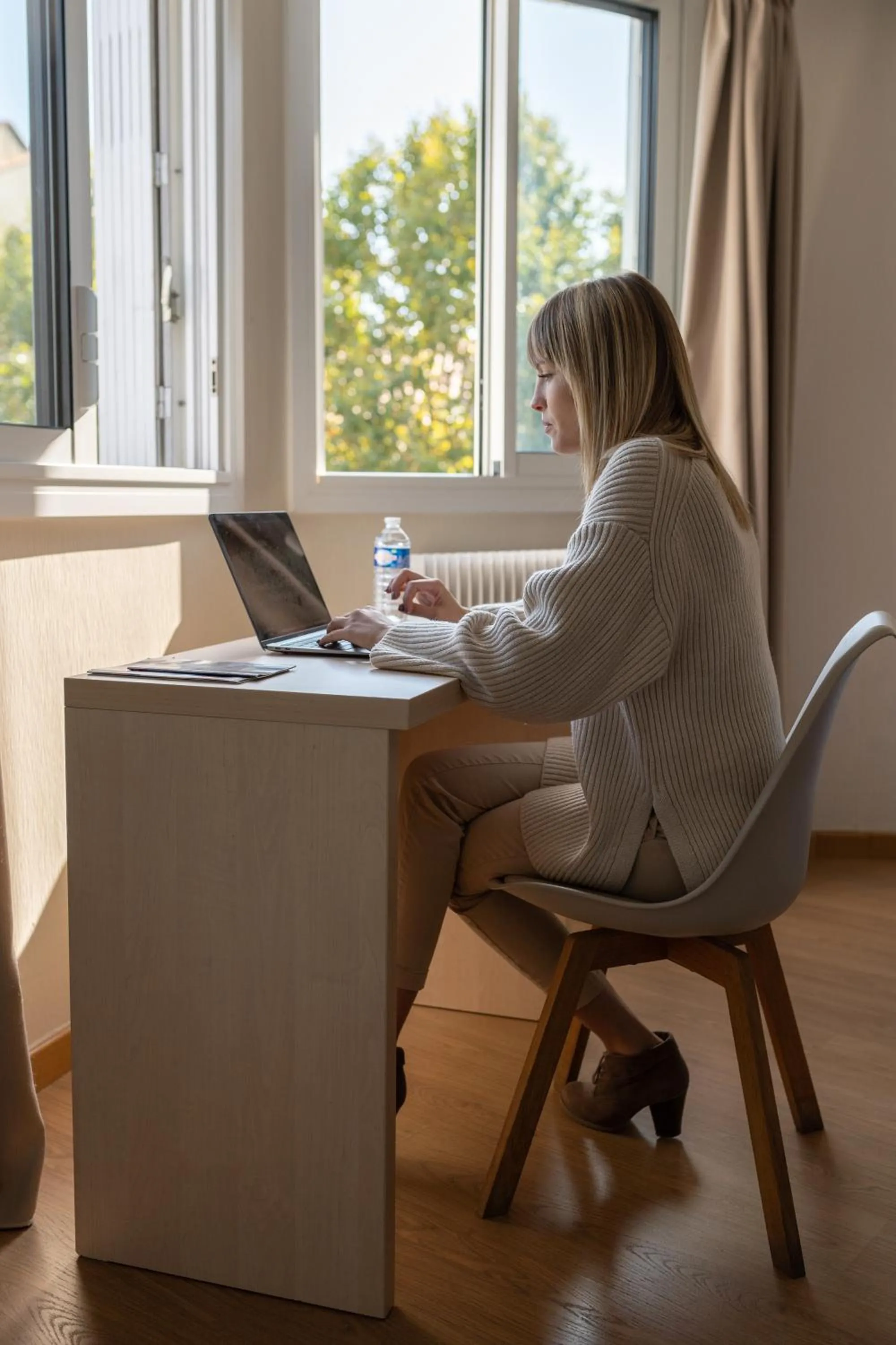 People in The Originals City, Hôtel Mondial, Perpignan