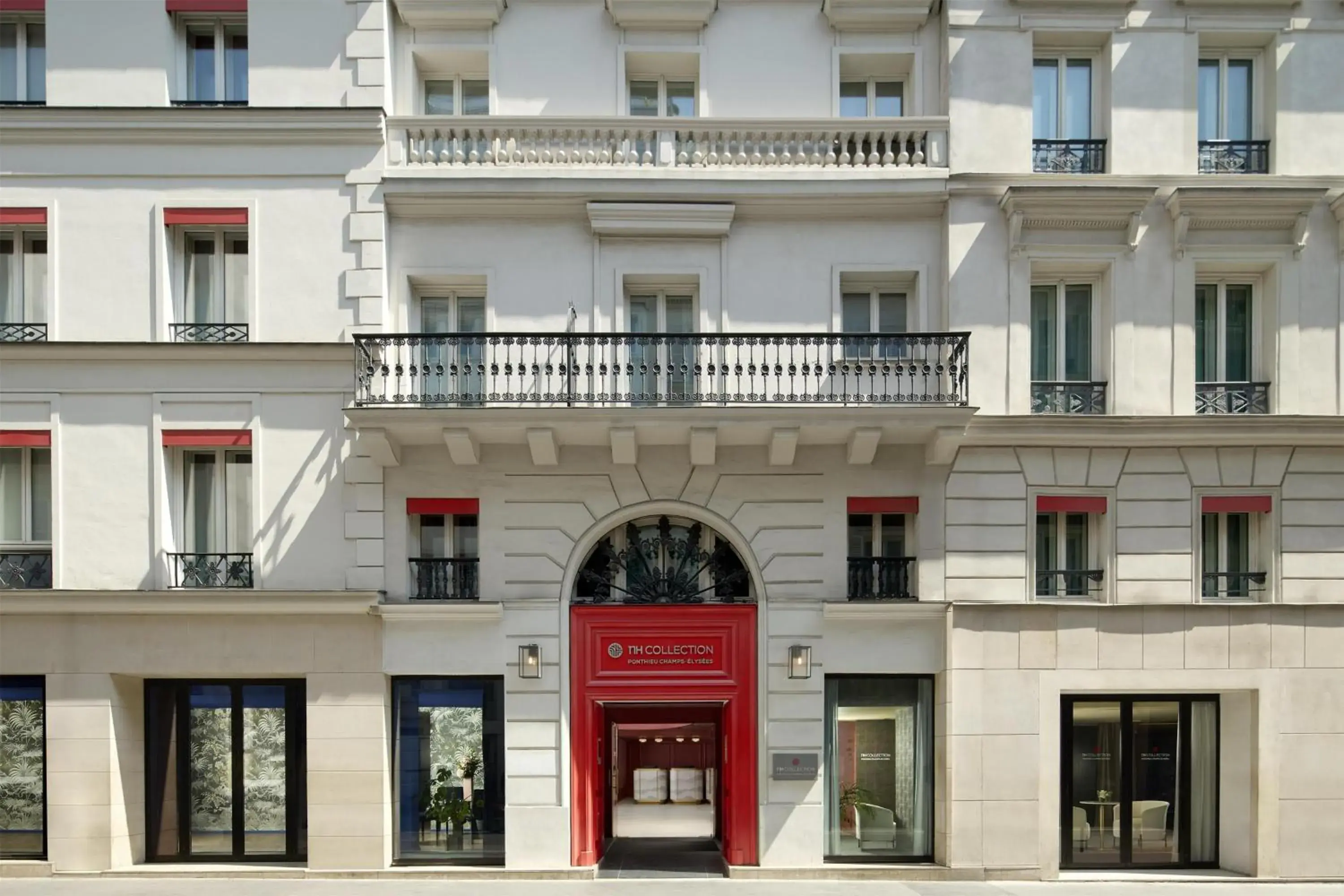 Property building in NH Collection Paris Ponthieu Champs-Élysées Property building in NH Collection Paris Ponthieu Champs-Élysées