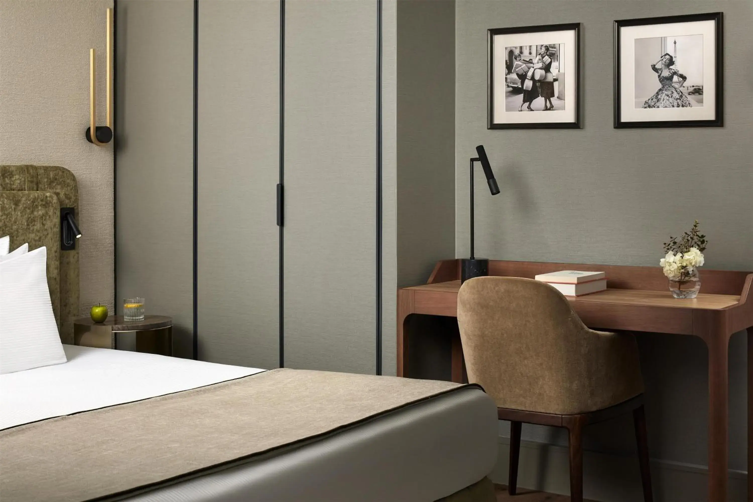 Bedroom, Bed in NH Collection Paris Ponthieu Champs-Élysées Bedroom, Bed in NH Collection Paris Ponthieu Champs-Élysées