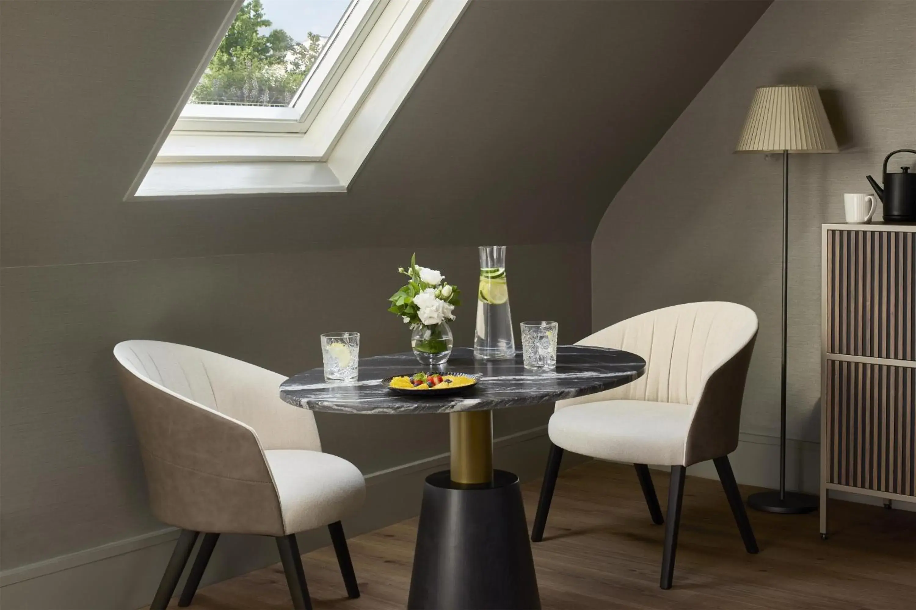 Bedroom in NH Collection Paris Ponthieu Champs-Élysées Bedroom in NH Collection Paris Ponthieu Champs-Élysées