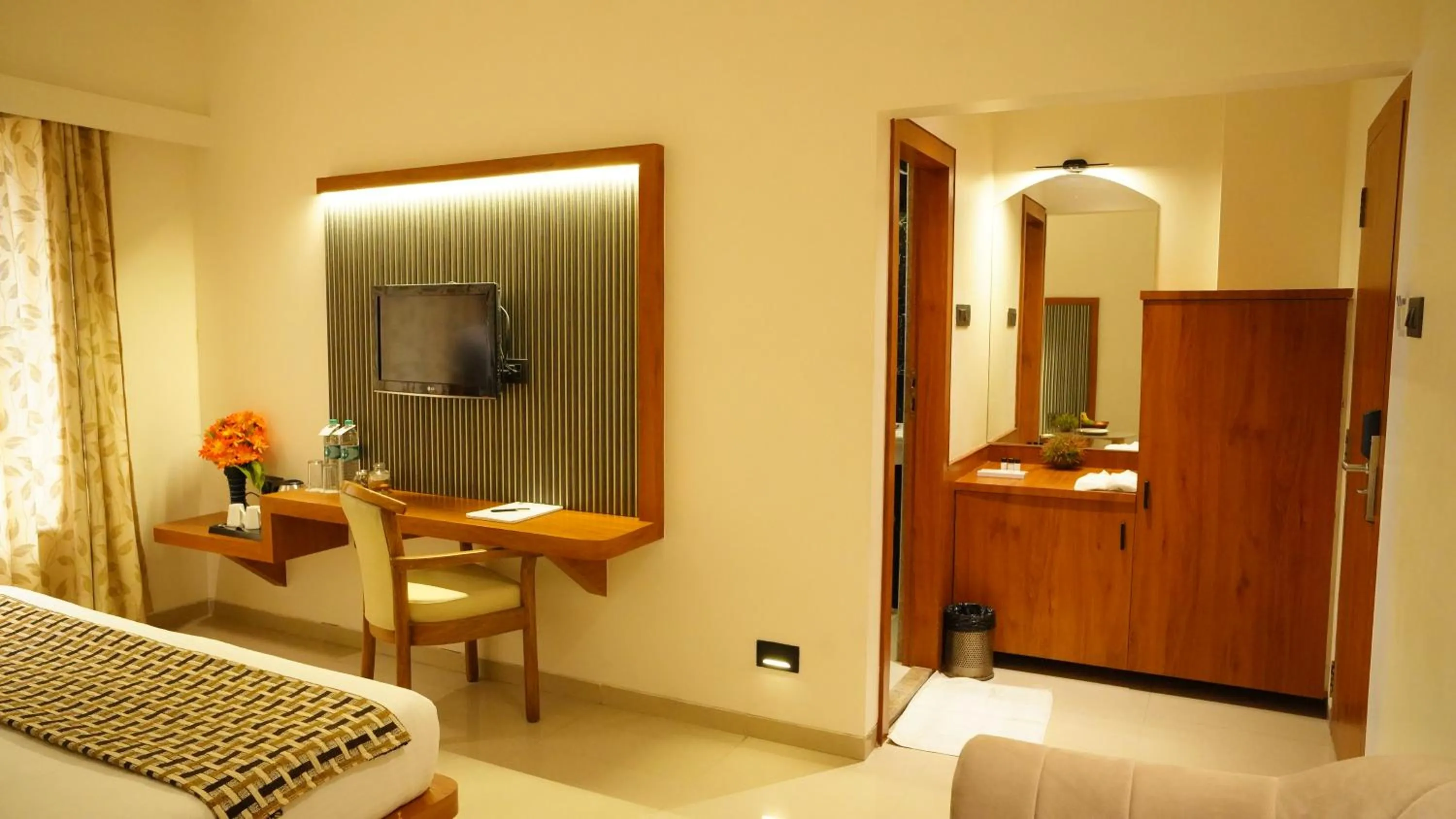 Communal lounge/ TV room in Hotel Ganpati Palace Shirdi Newly Renovated