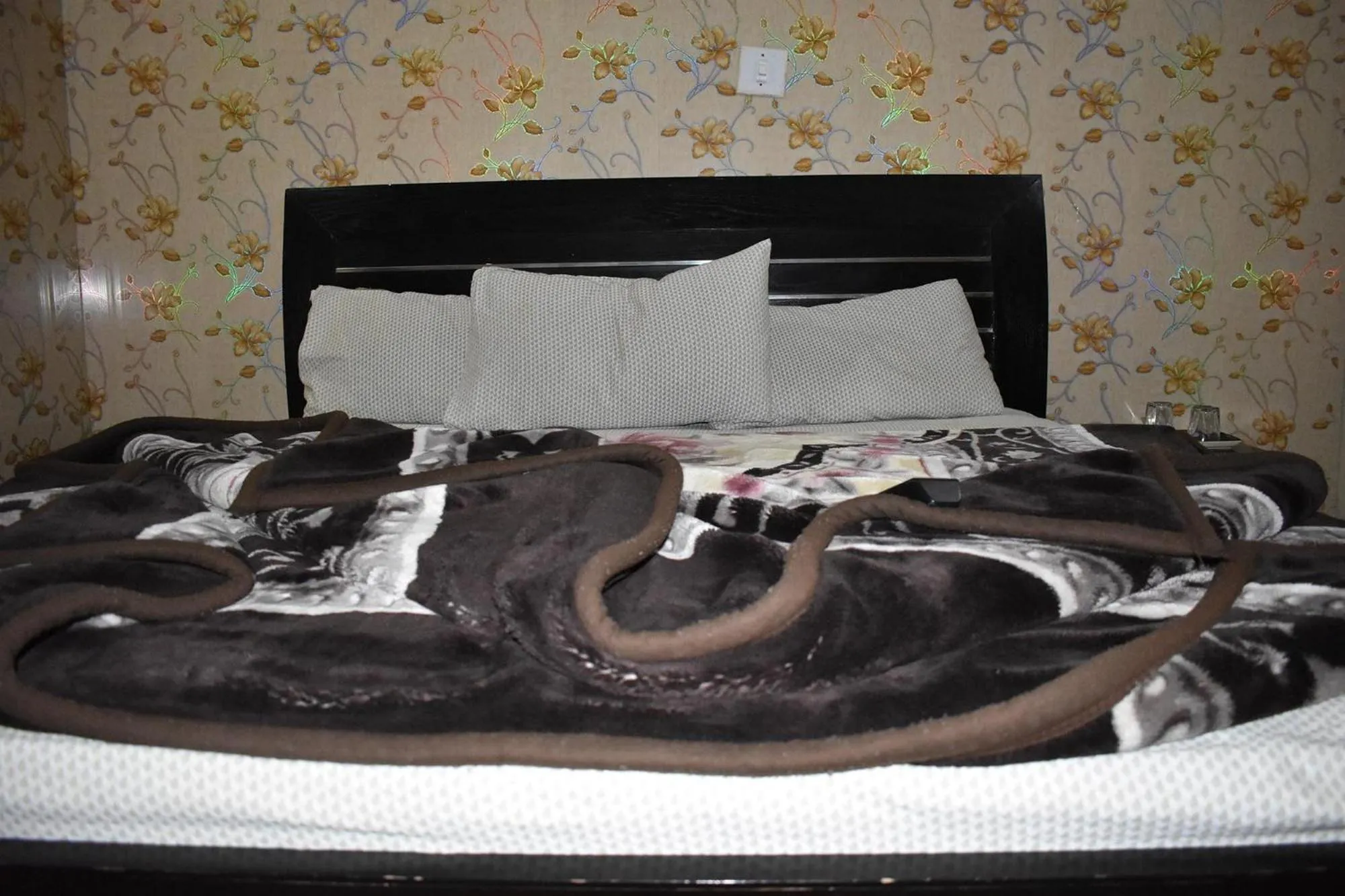 Bed in Hotel Islamabad Metro Inn