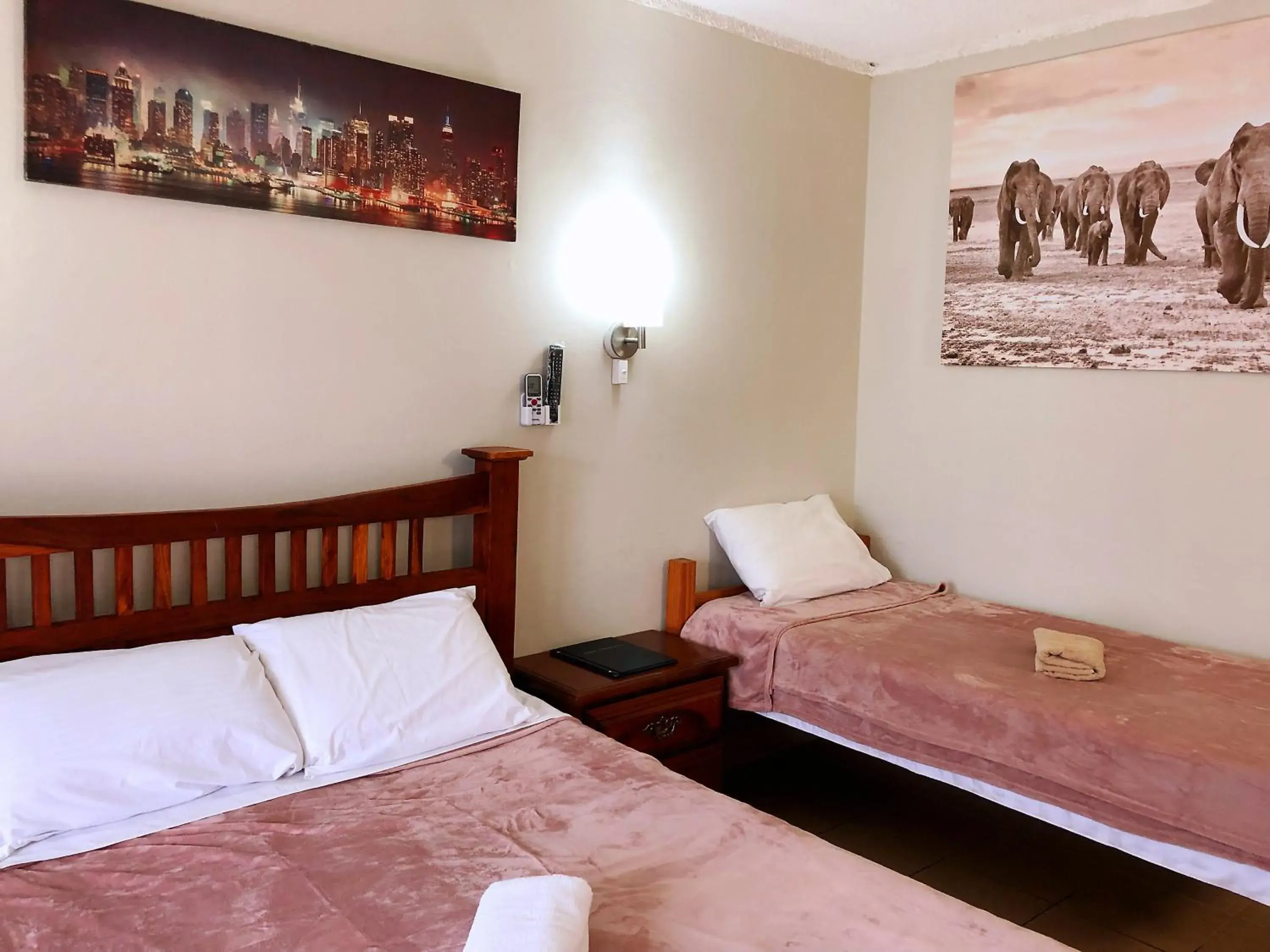 Twin Room in Central Jetty Motel Twin Room in Central Jetty Motel