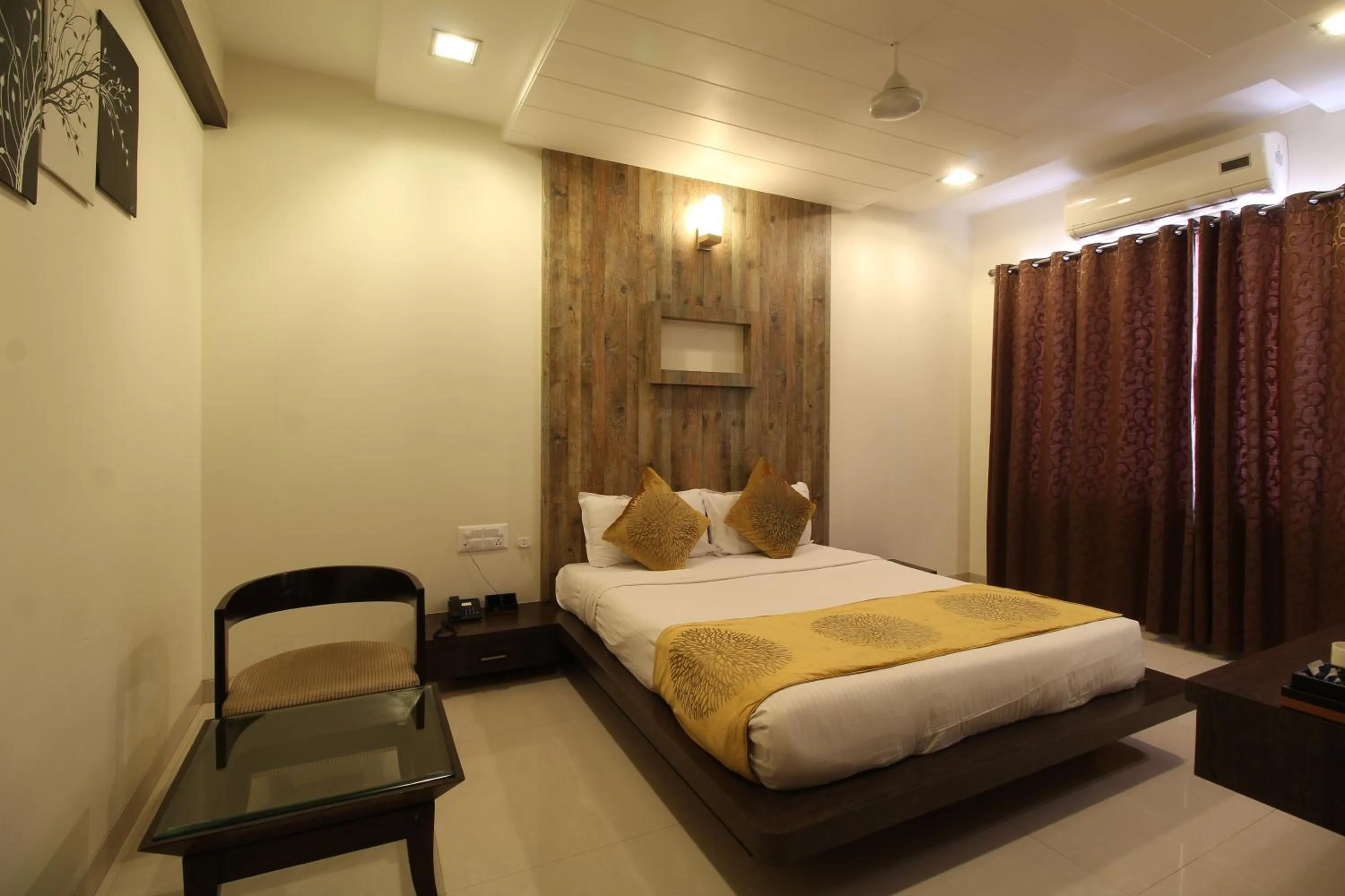 Bedroom, Bed in MARIGOLD-Newly Renovated Hotel