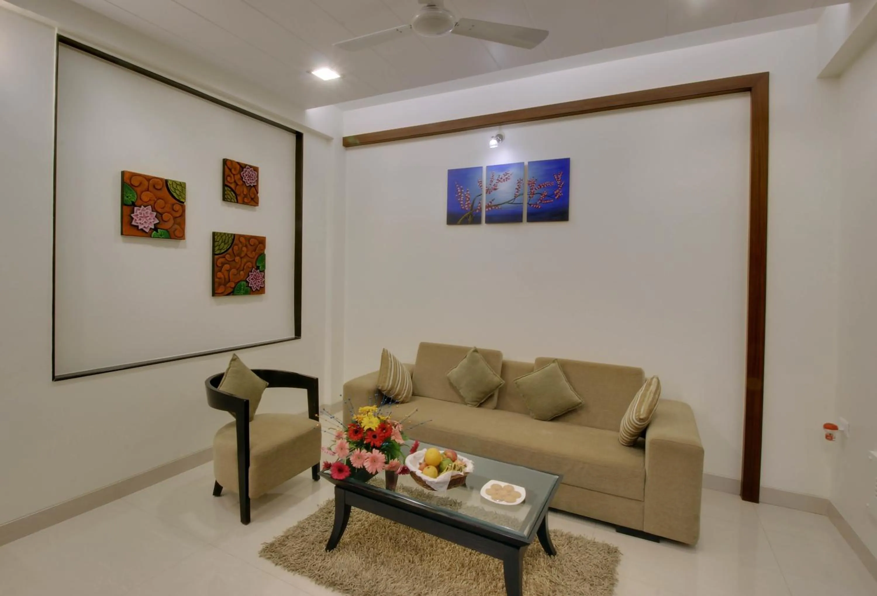 Living room in MARIGOLD-Newly Renovated Hotel