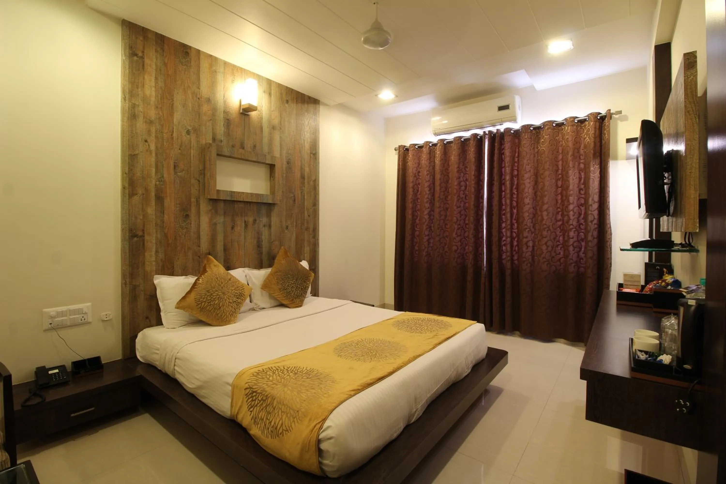 Bedroom, Bed in MARIGOLD-Newly Renovated Hotel