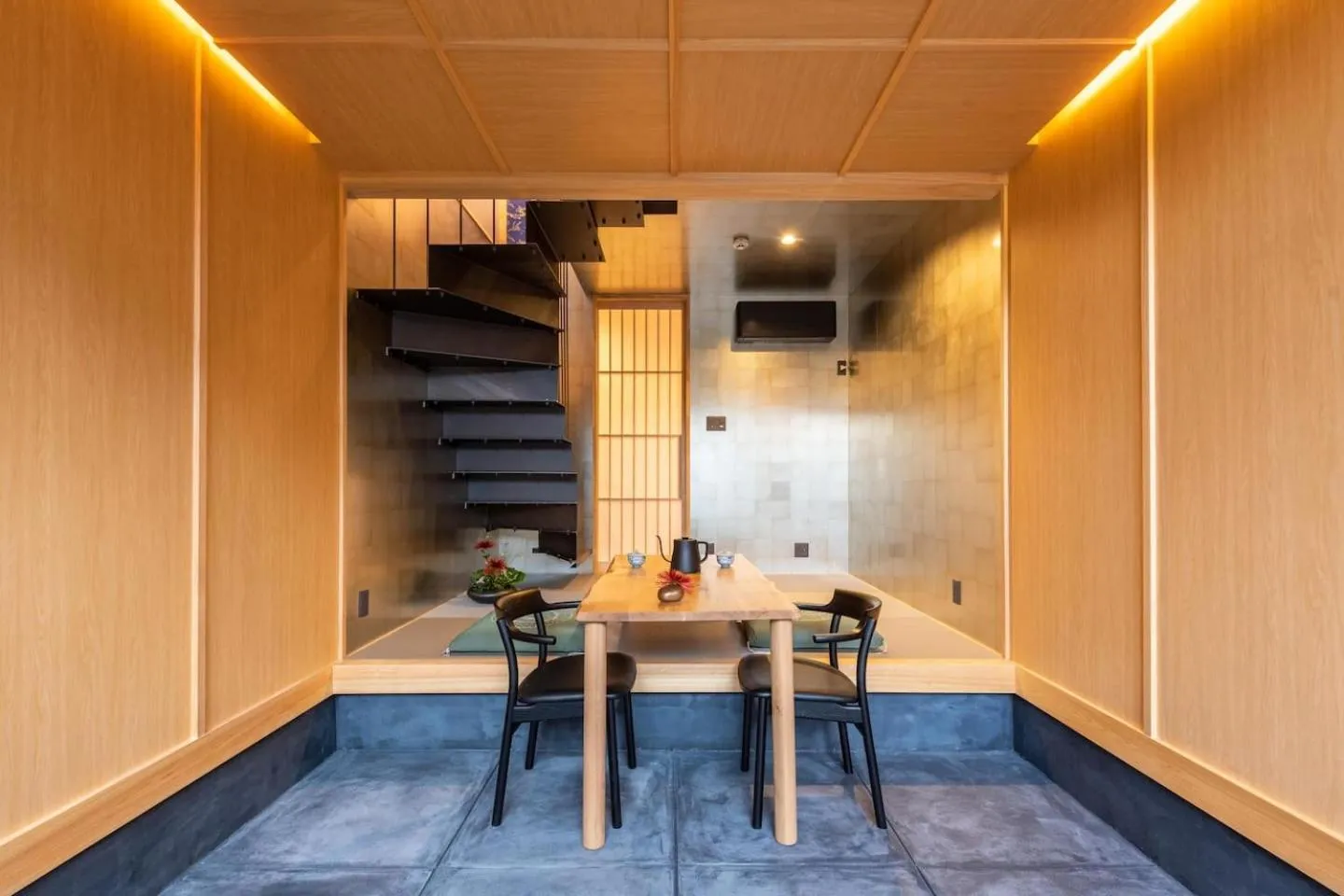 Dining area in TABITABI STAY TAISHI