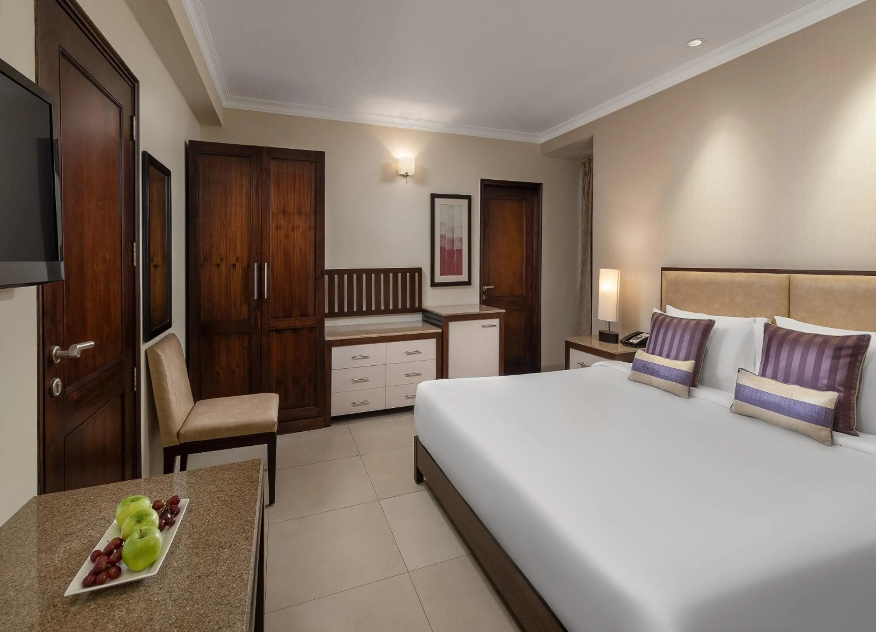 Bedroom, Bed in Sarovar Portico Surajkund