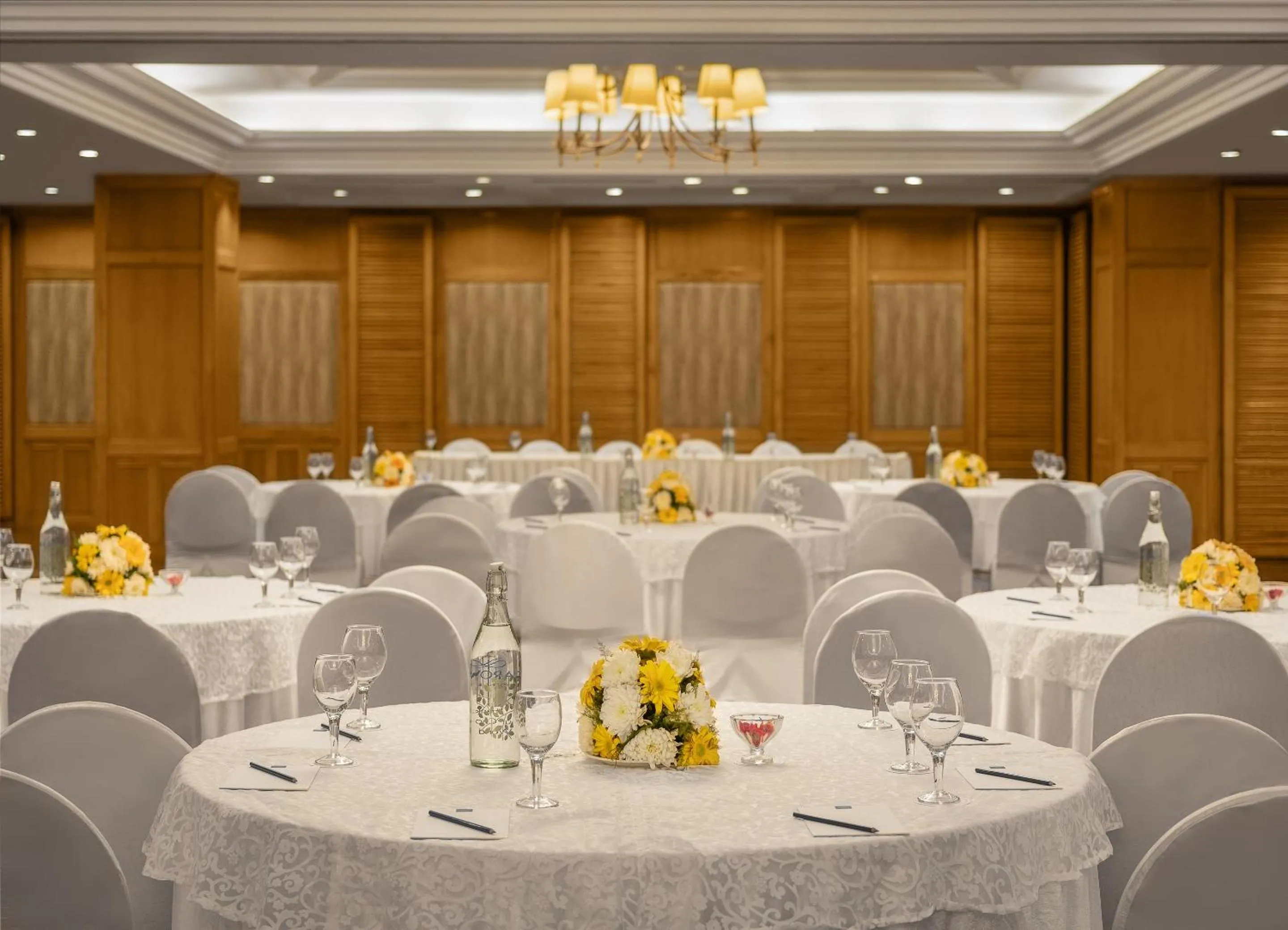 Banquet/Function facilities in Sarovar Portico Surajkund