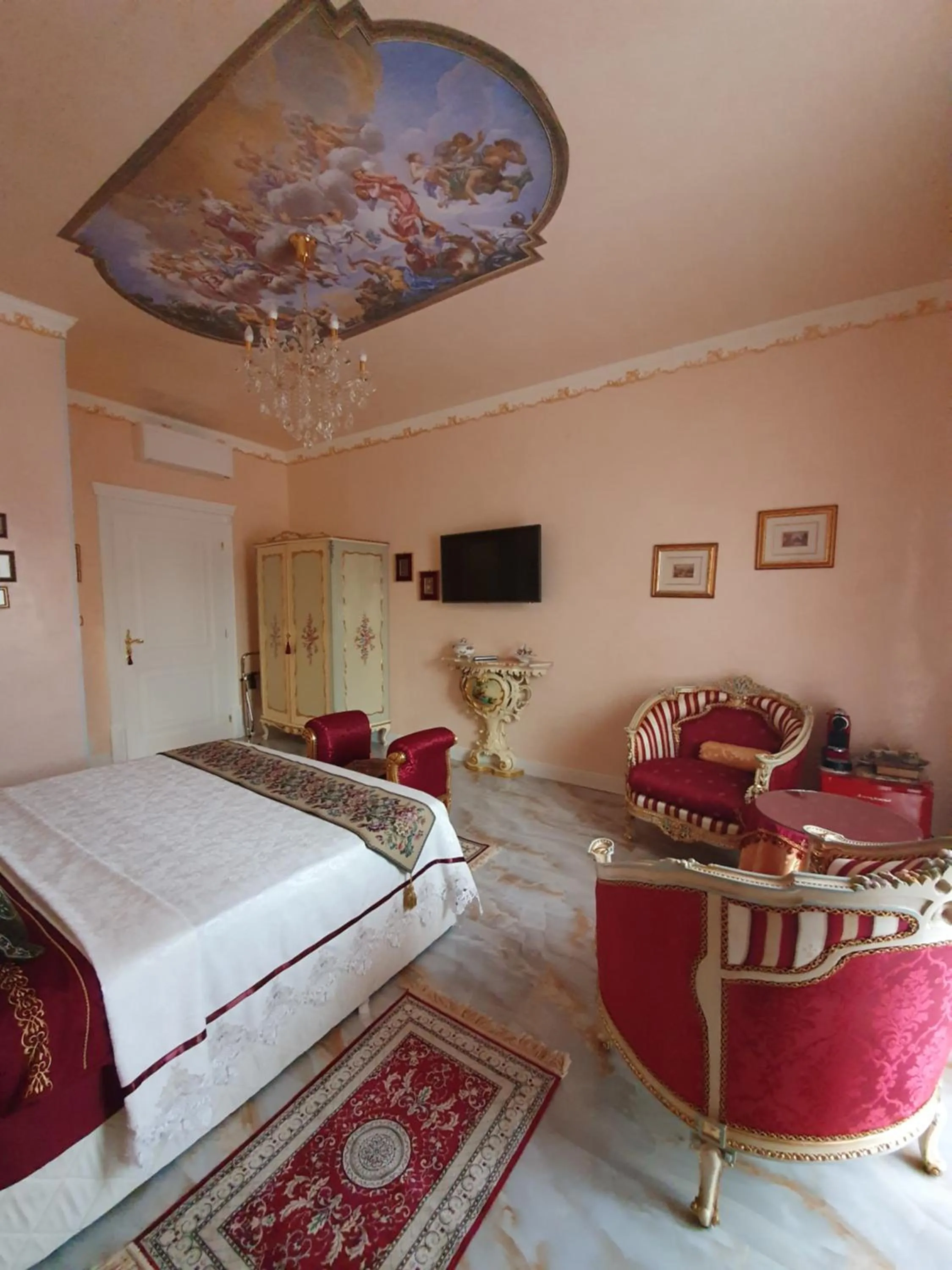 Photo of the whole room, Bed in FD Luxury rooms