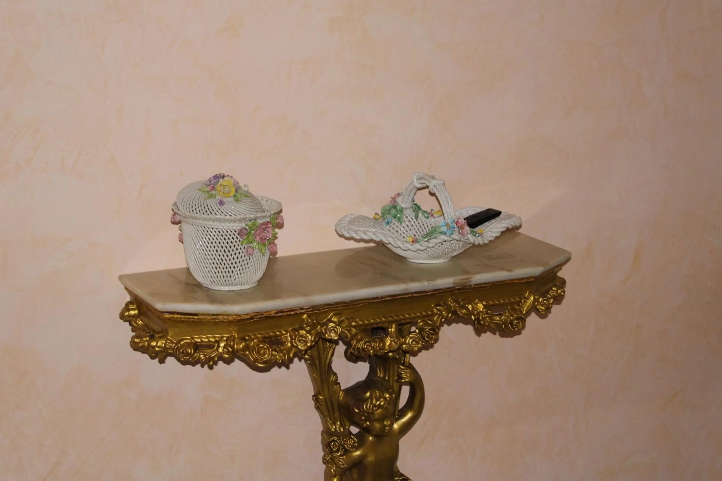 Decorative detail in FD Luxury rooms