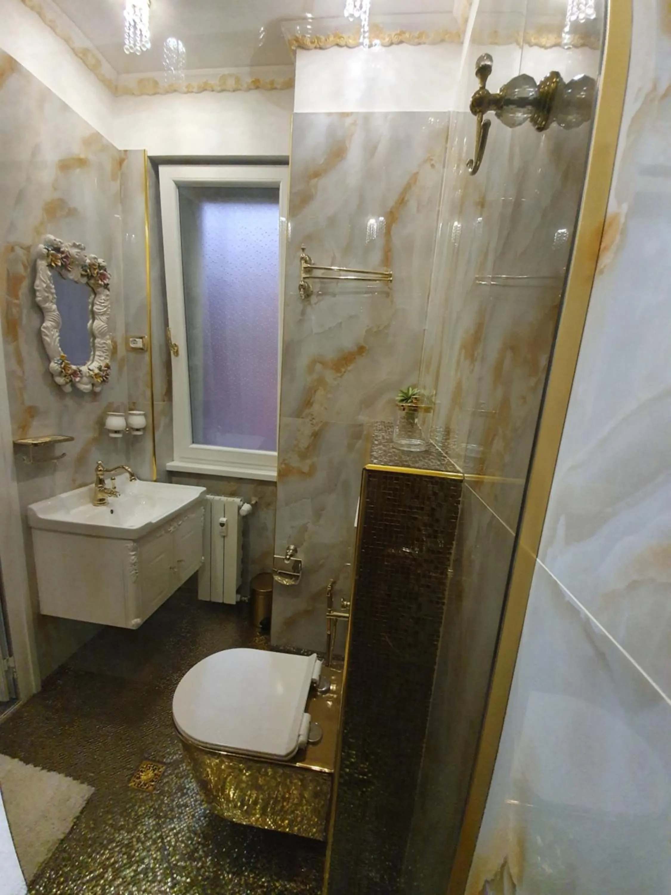 Bathroom in FD Luxury rooms