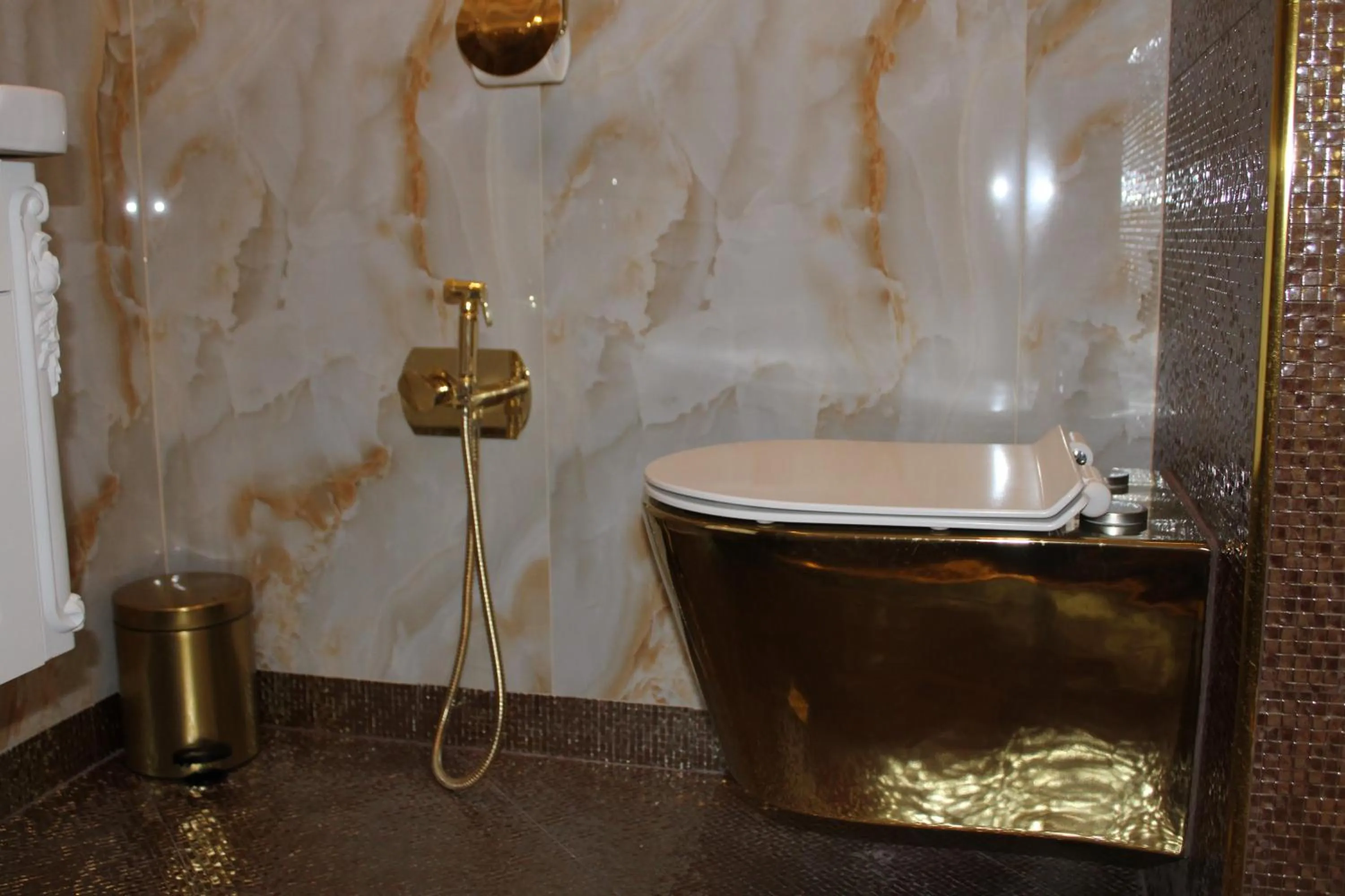 Bathroom in FD Luxury rooms