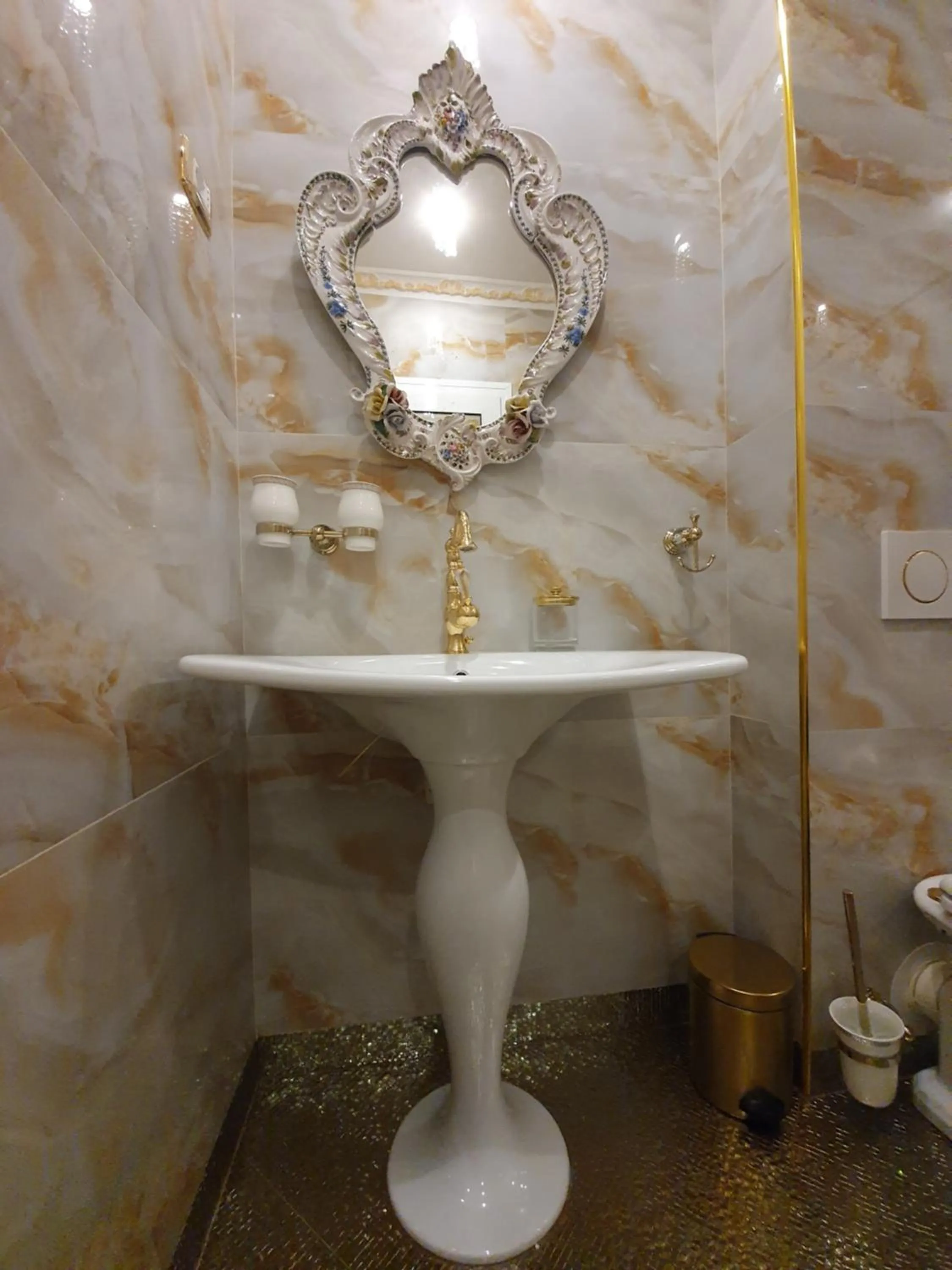 Bathroom in FD Luxury rooms