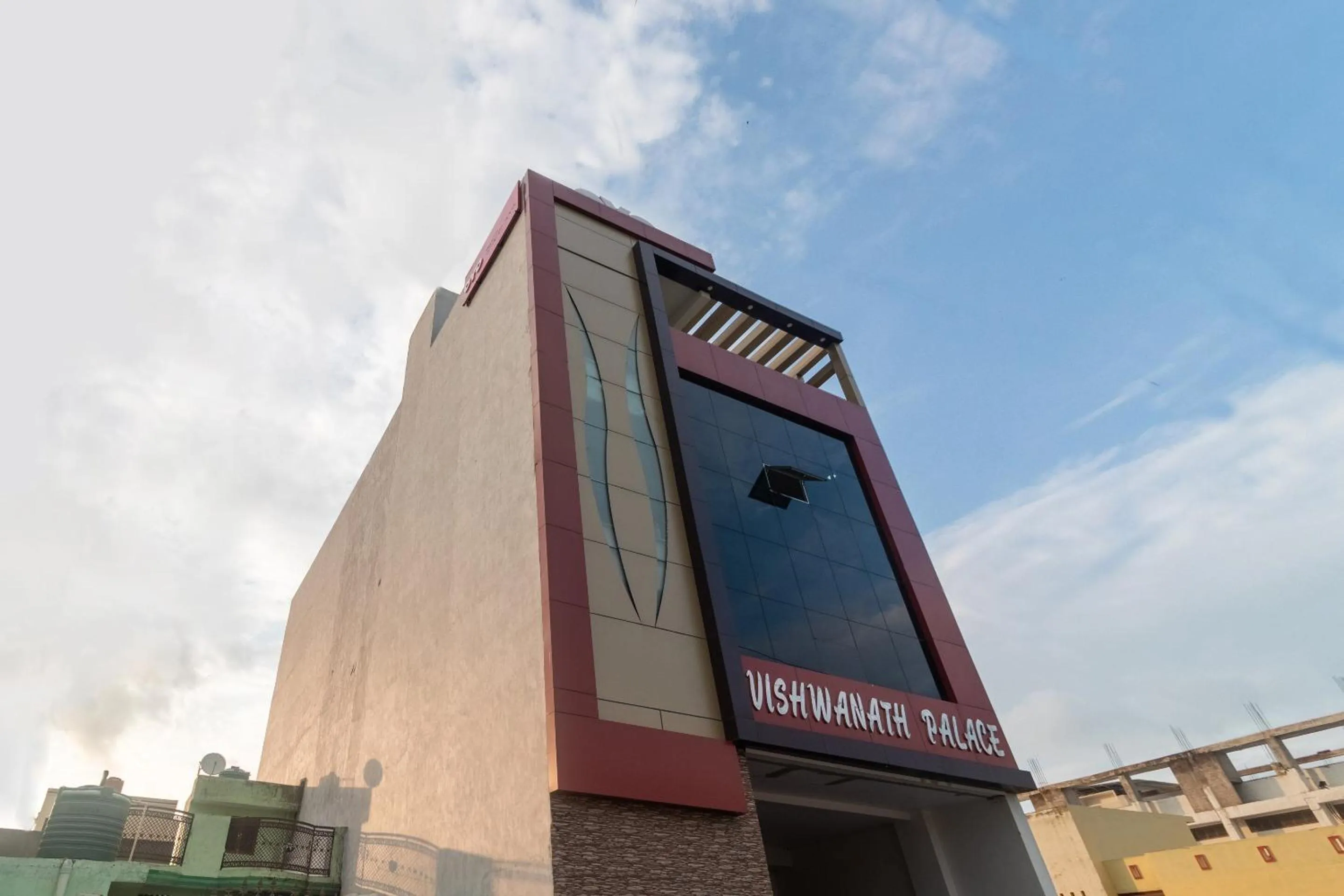 Facade/entrance in Hotel O 74351 LCK603-MOCA