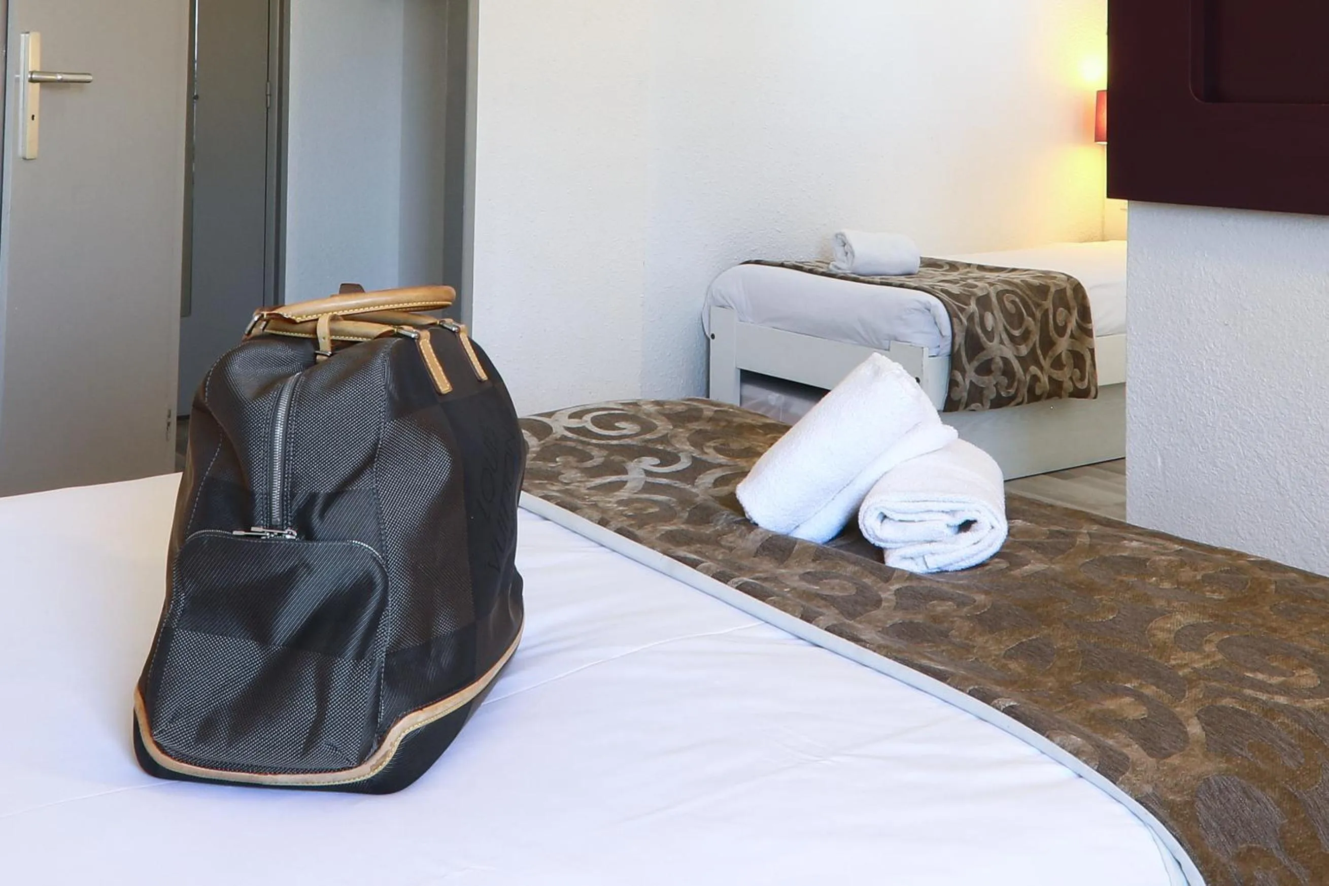 Property building, Bed in The Originals City, Hôtel Mulhouse, Ile Napoleon