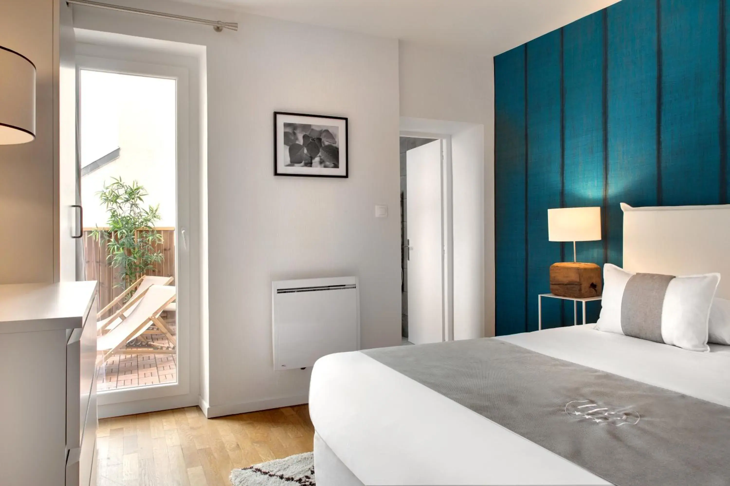 Photo of the whole room, Bed in Hôtel des Ducs Photo of the whole room, Bed in Hôtel des Ducs