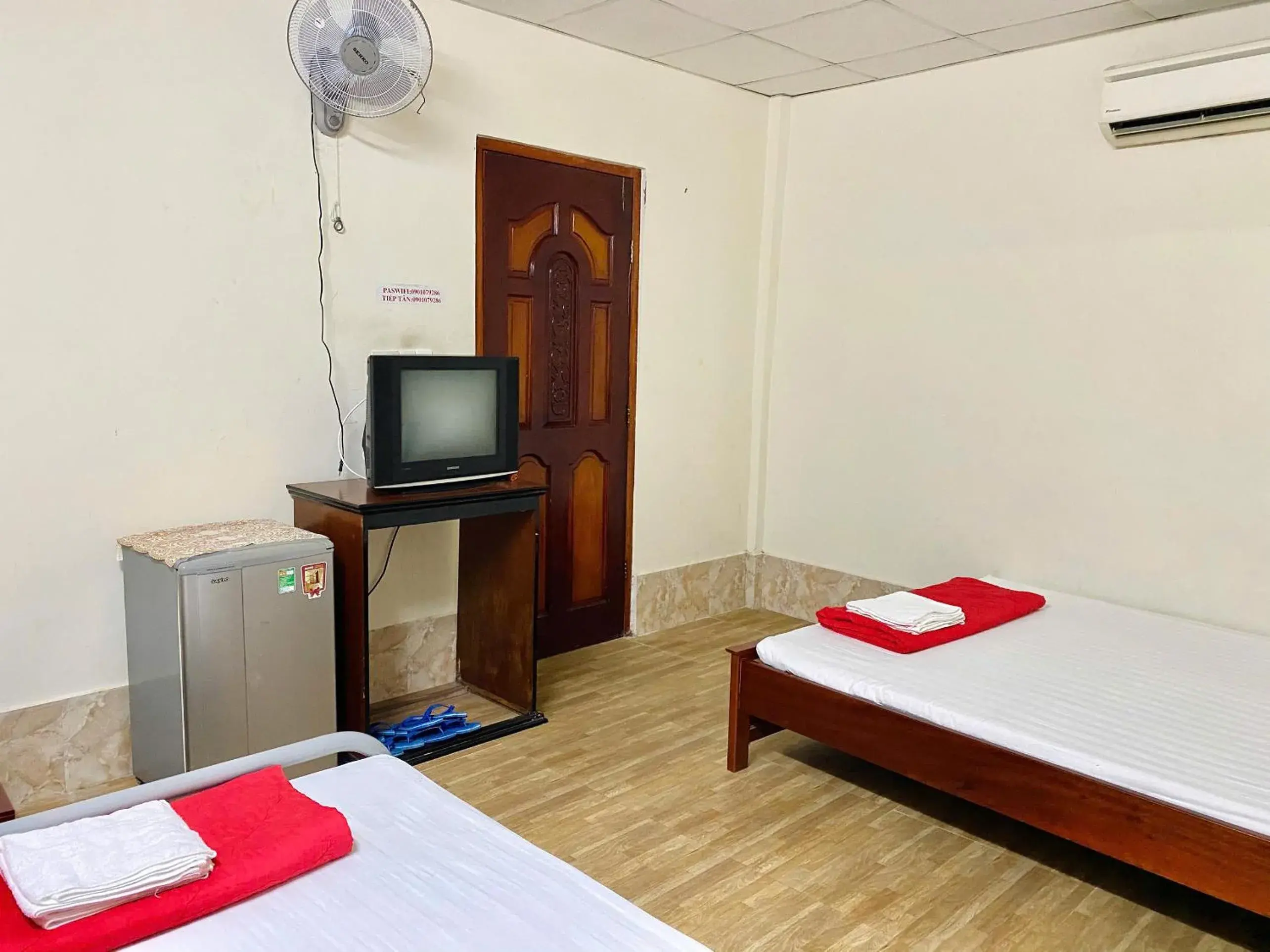 Bedroom, Bed in Sugar Motel Bedroom, Bed in Sugar Motel