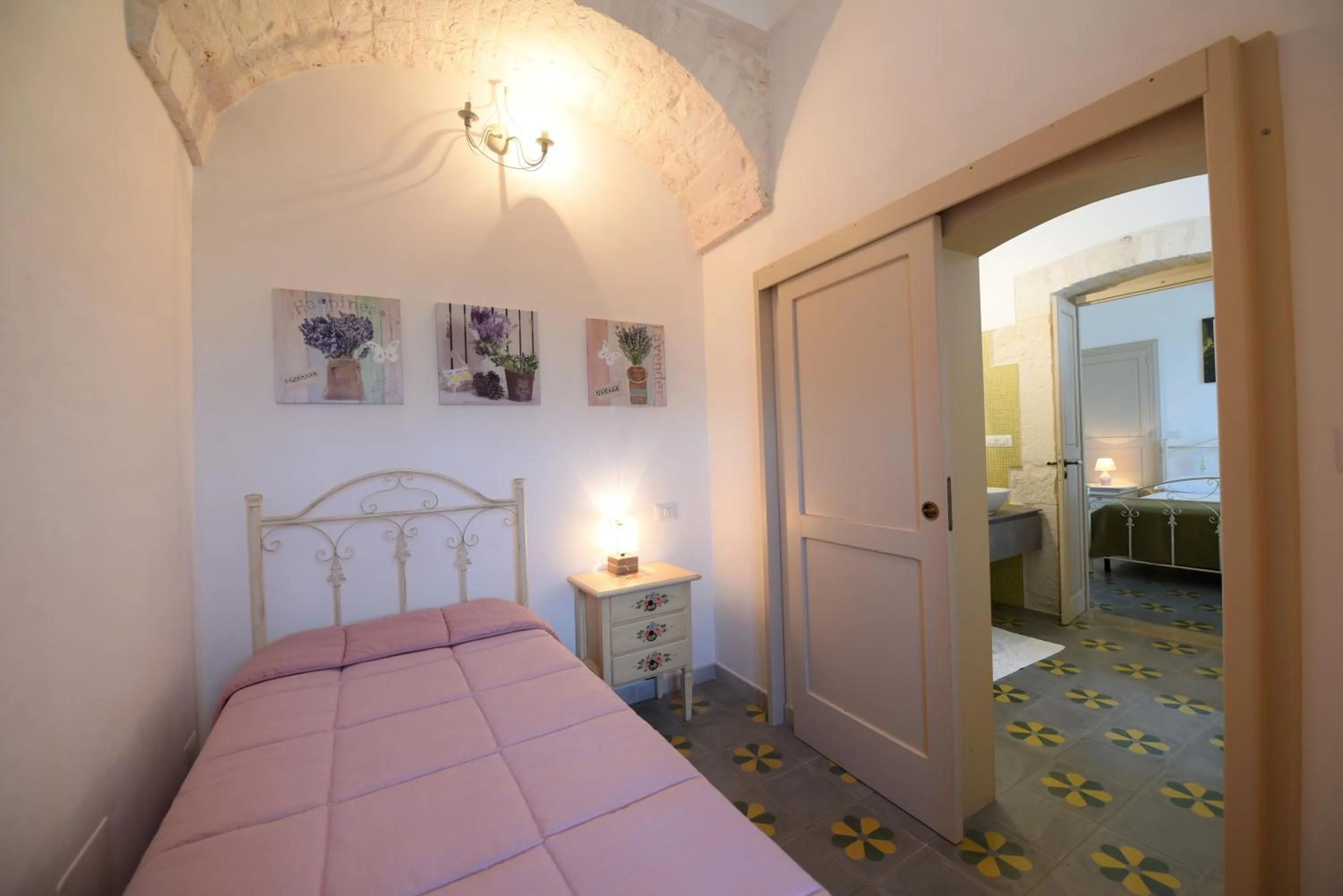 Bed in Masseria Peppeturro