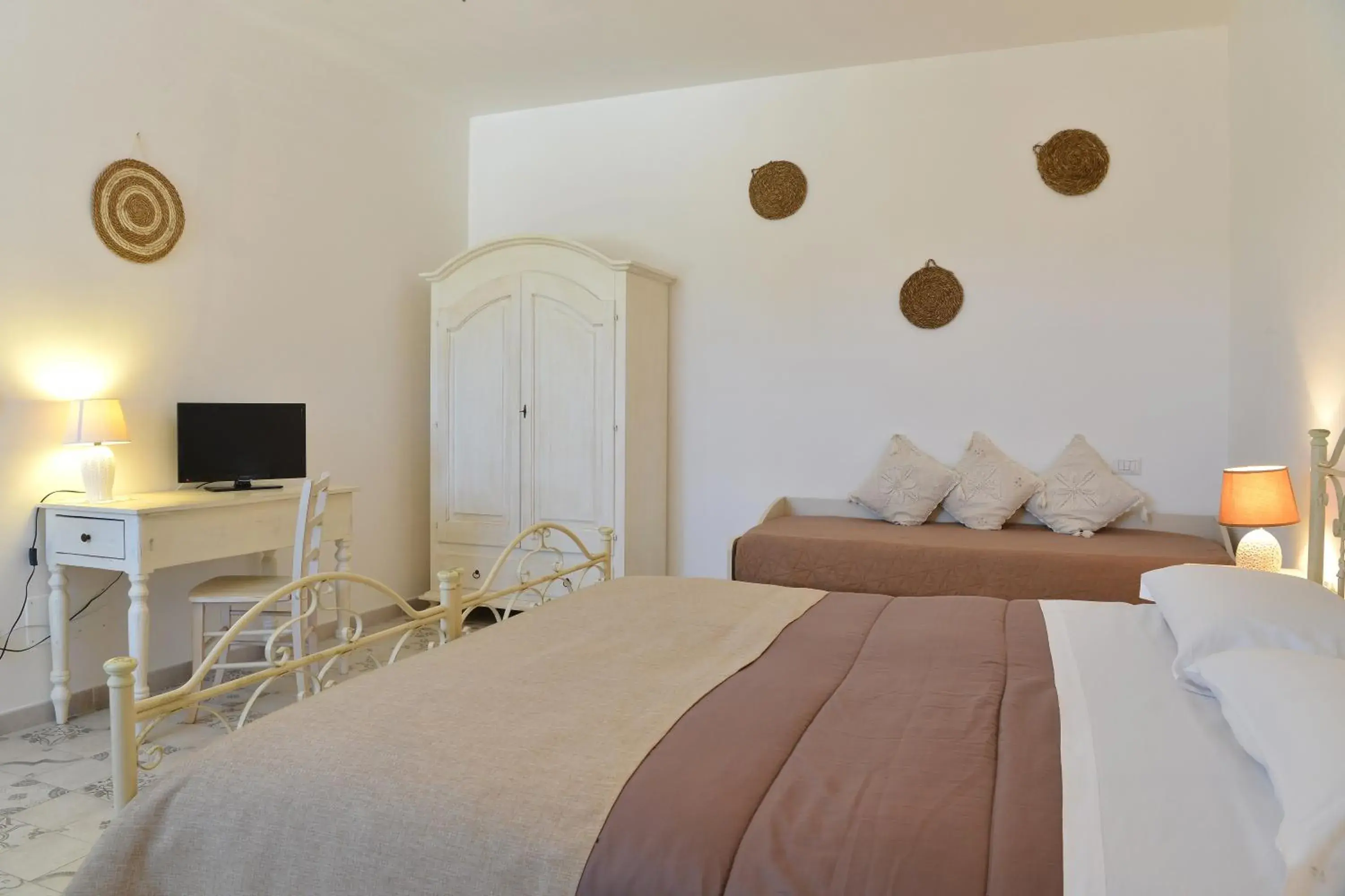 Comfort Triple Room in Masseria Peppeturro Comfort Triple Room in Masseria Peppeturro