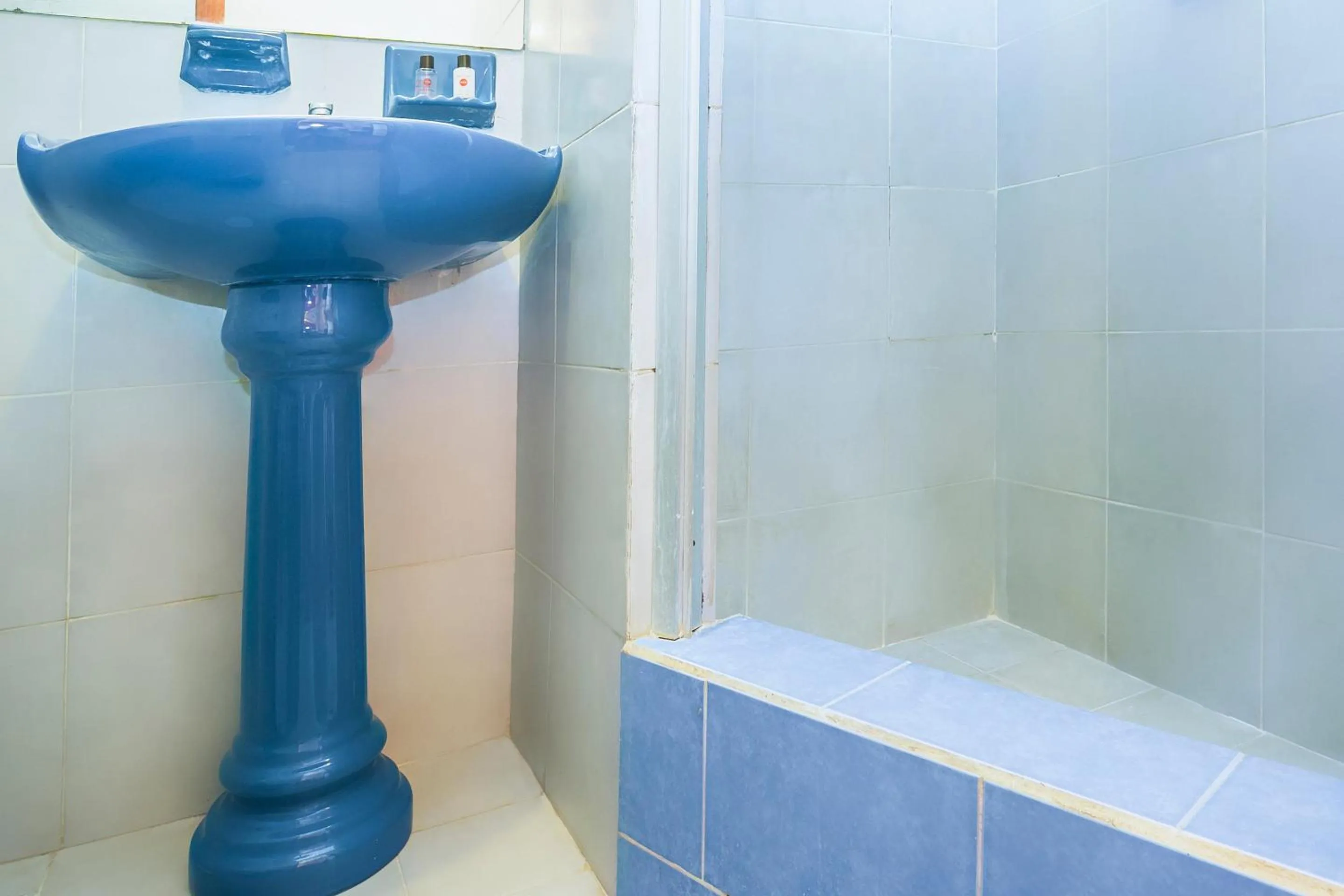 Bathroom in OYO Posada De Los Angeles, Pátzcuaro