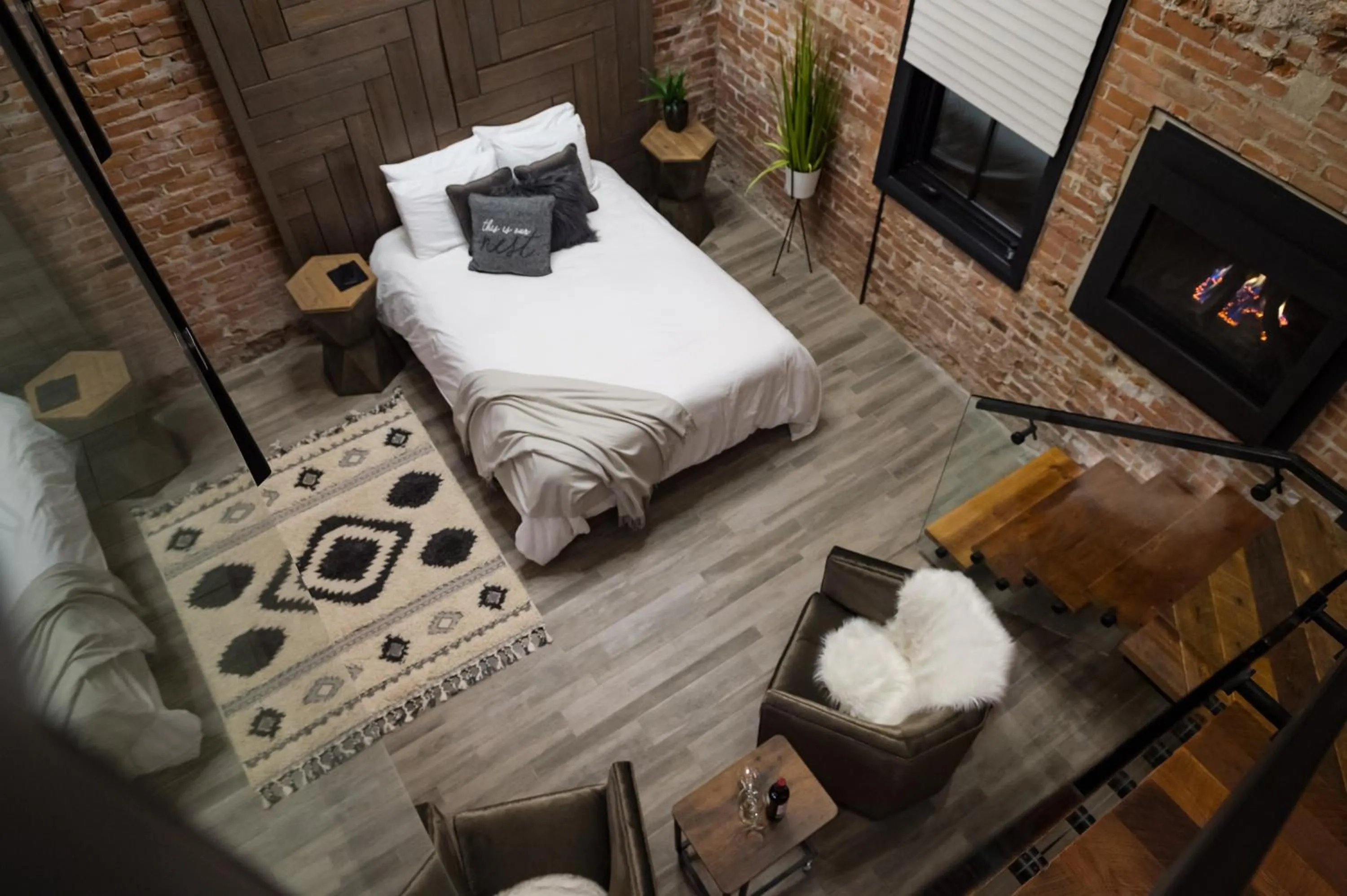 Photo of the whole room, Bed in 48 King West Boutique Hotel