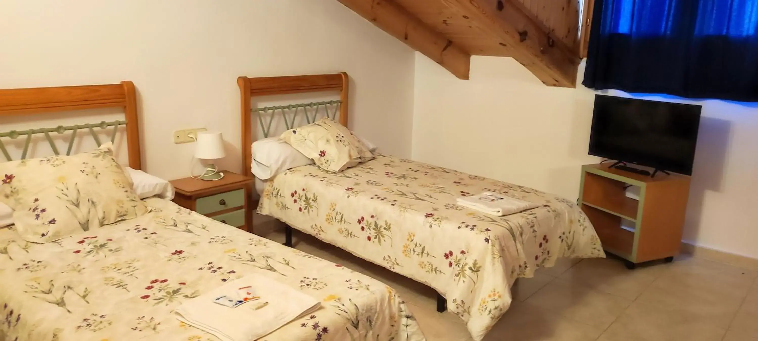 Twin Room - single occupancy in ALTOGREDOS Hotel Rural y apartamentos turísticos Twin Room - single occupancy in ALTOGREDOS Hotel Rural y apartamentos turísticos
