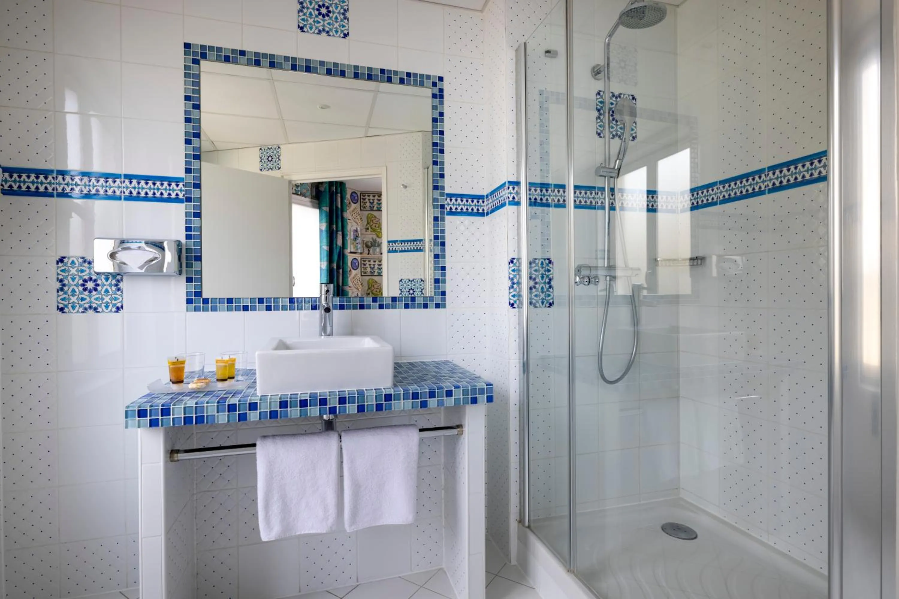 Bathroom in Hotel le 46