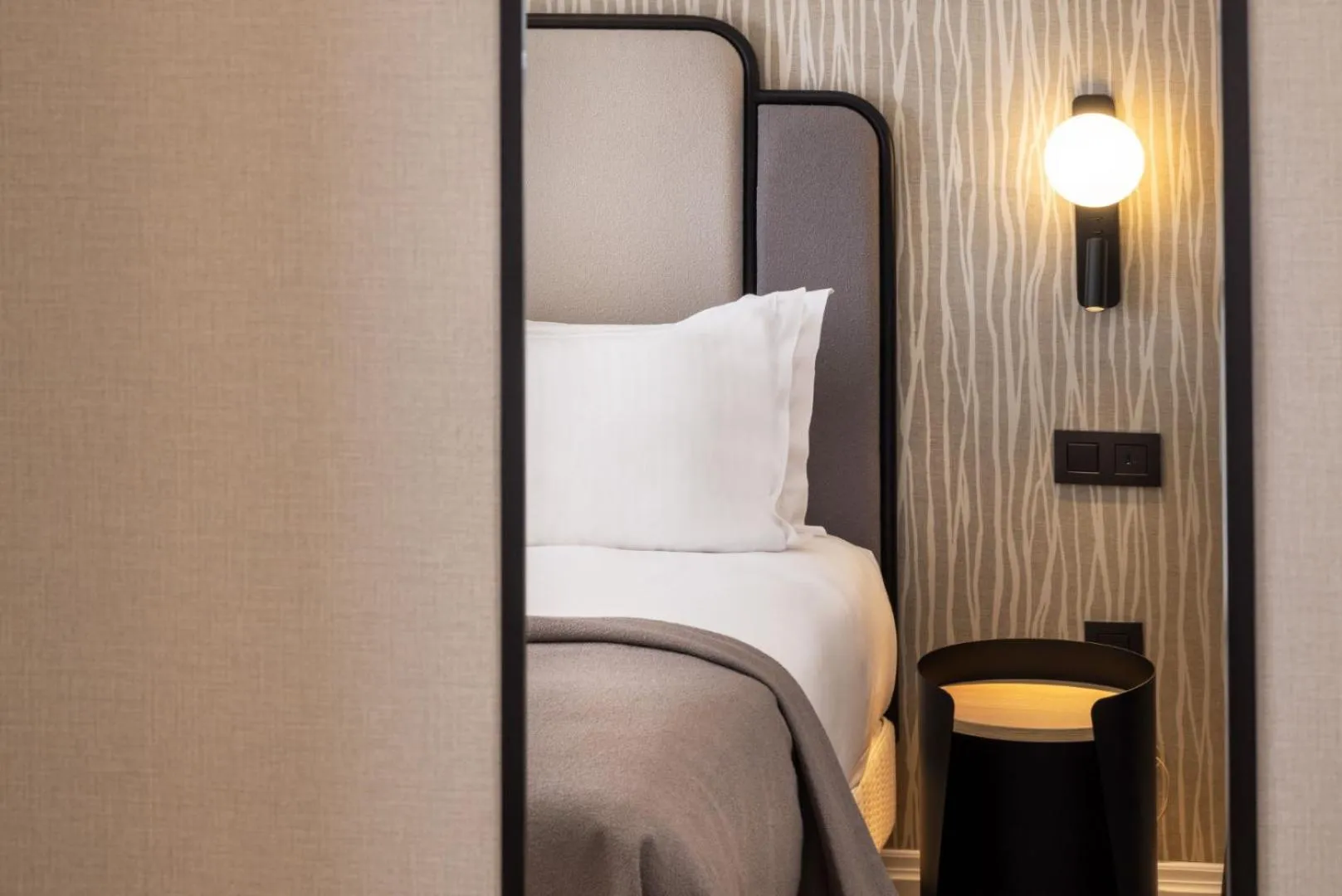 Decorative detail, Bed in Hotel le 46