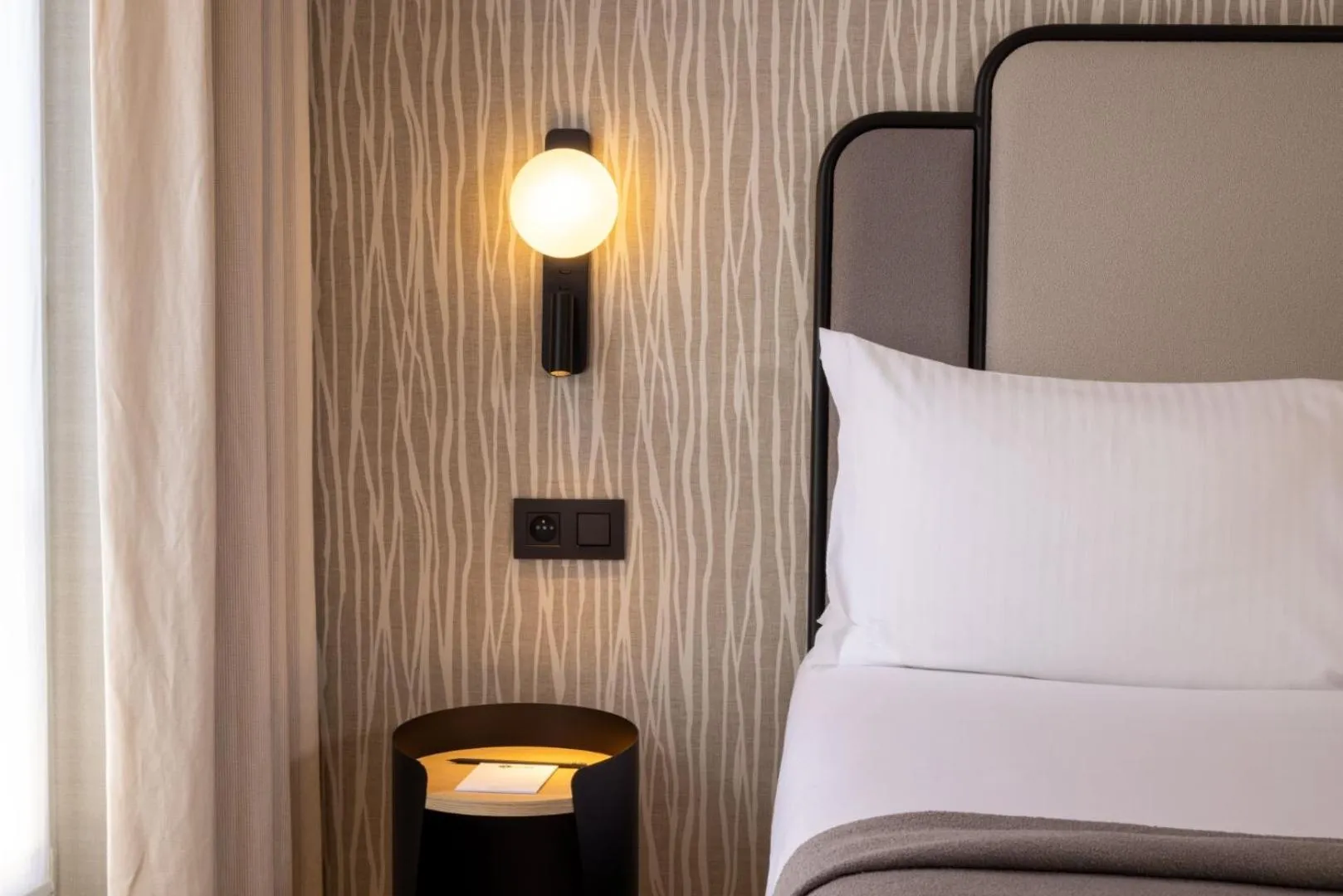 Decorative detail, Bed in Hotel le 46