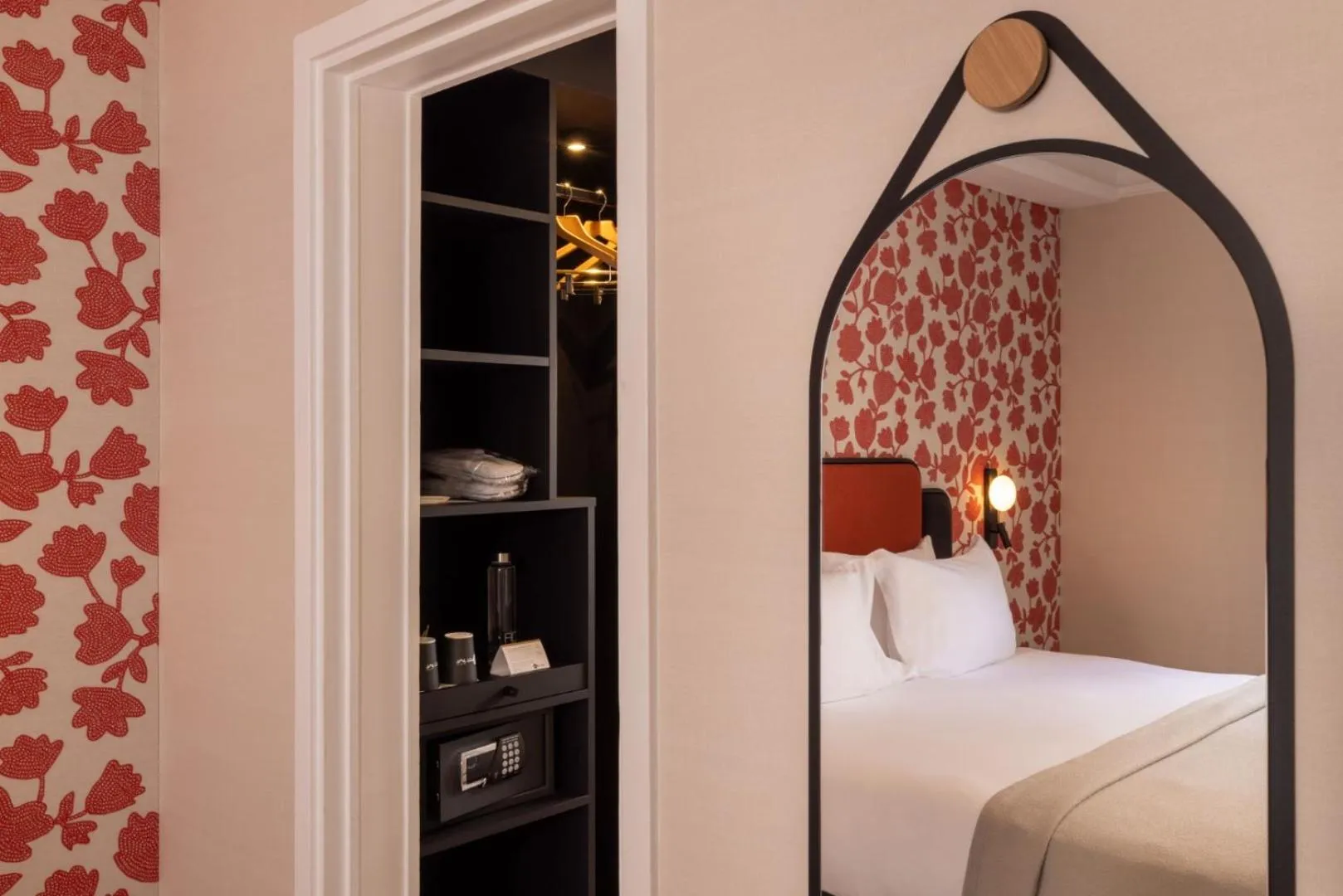 Photo of the whole room, Bed in Hotel le 46