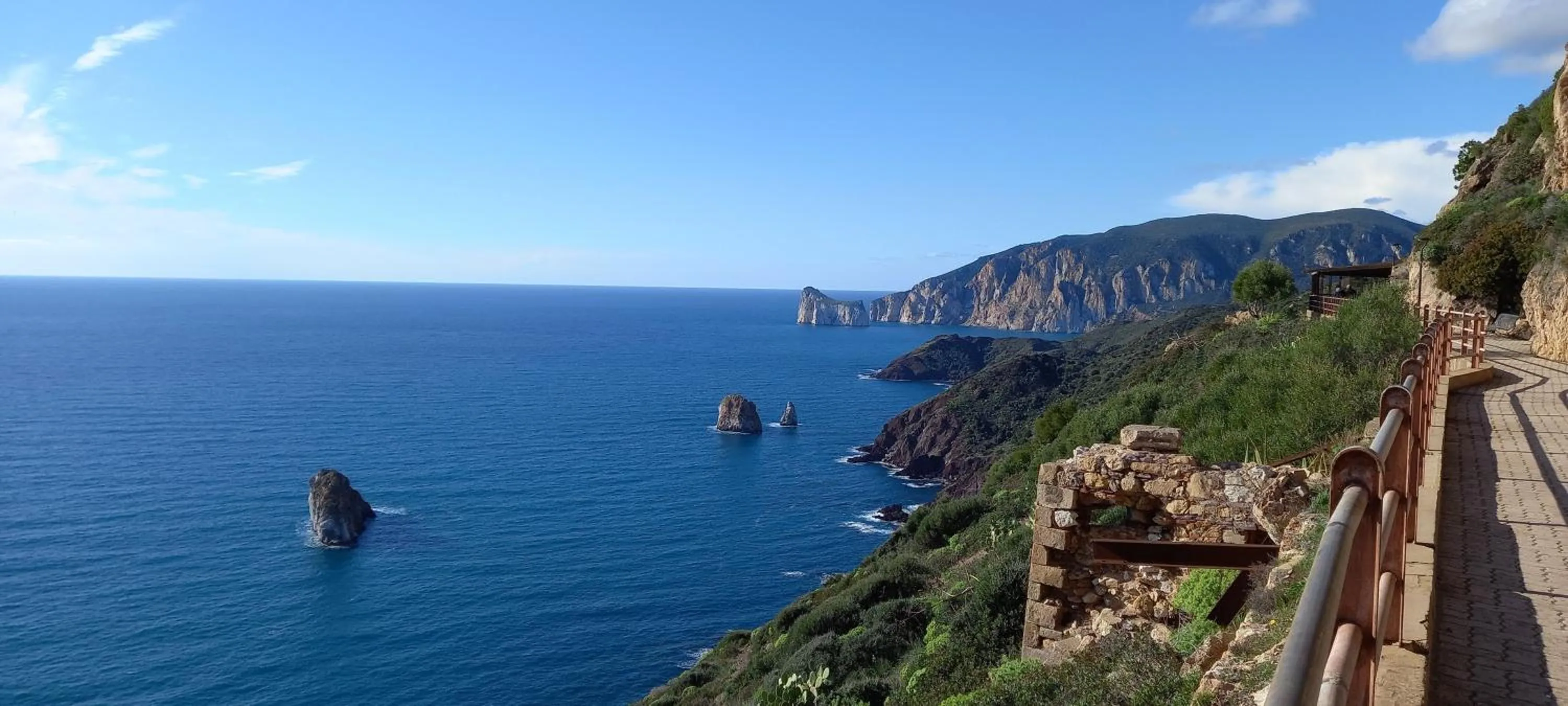 Nearby landmark in Le Calle