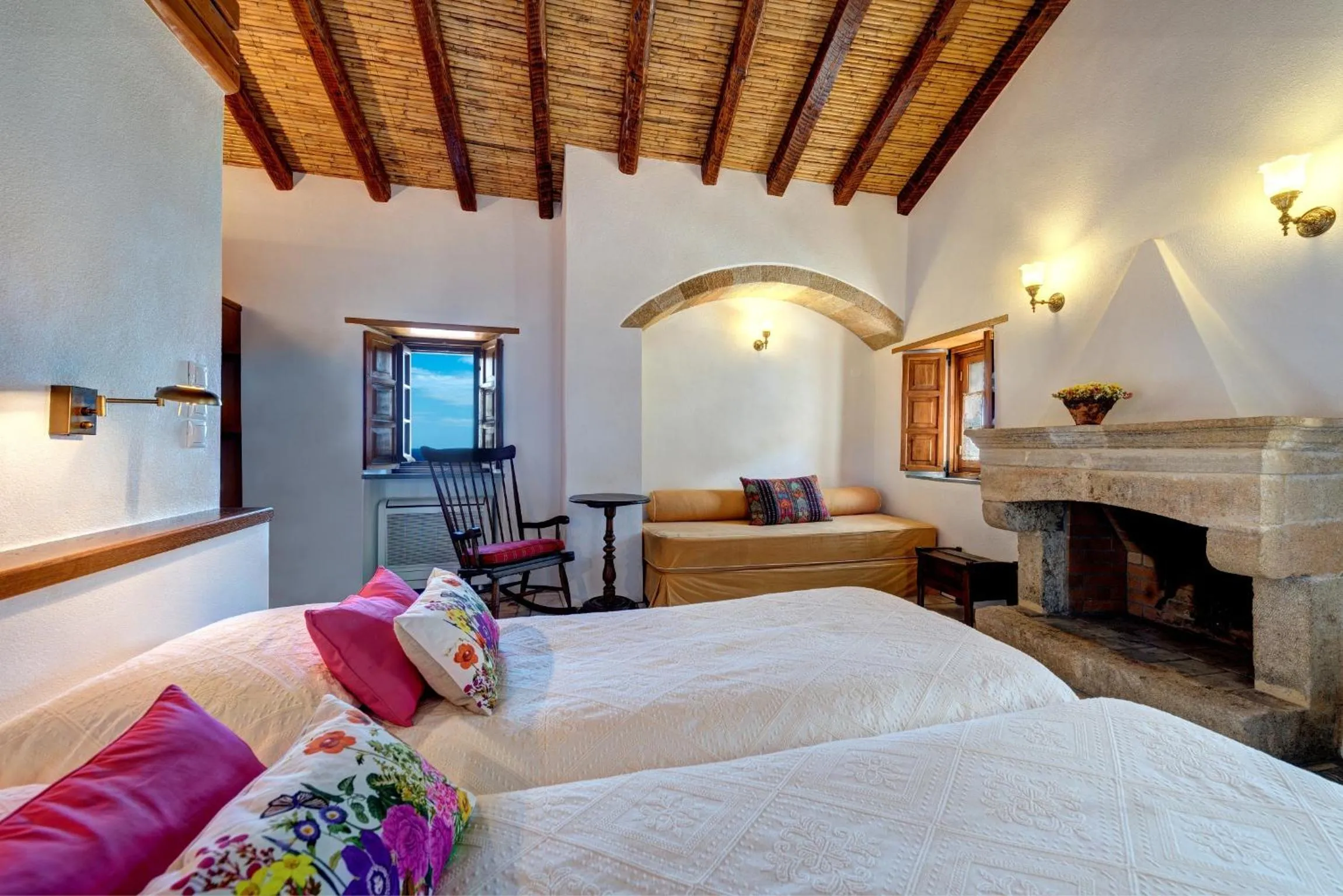 Photo of the whole room, Bed in Malvasia Traditional Hotel