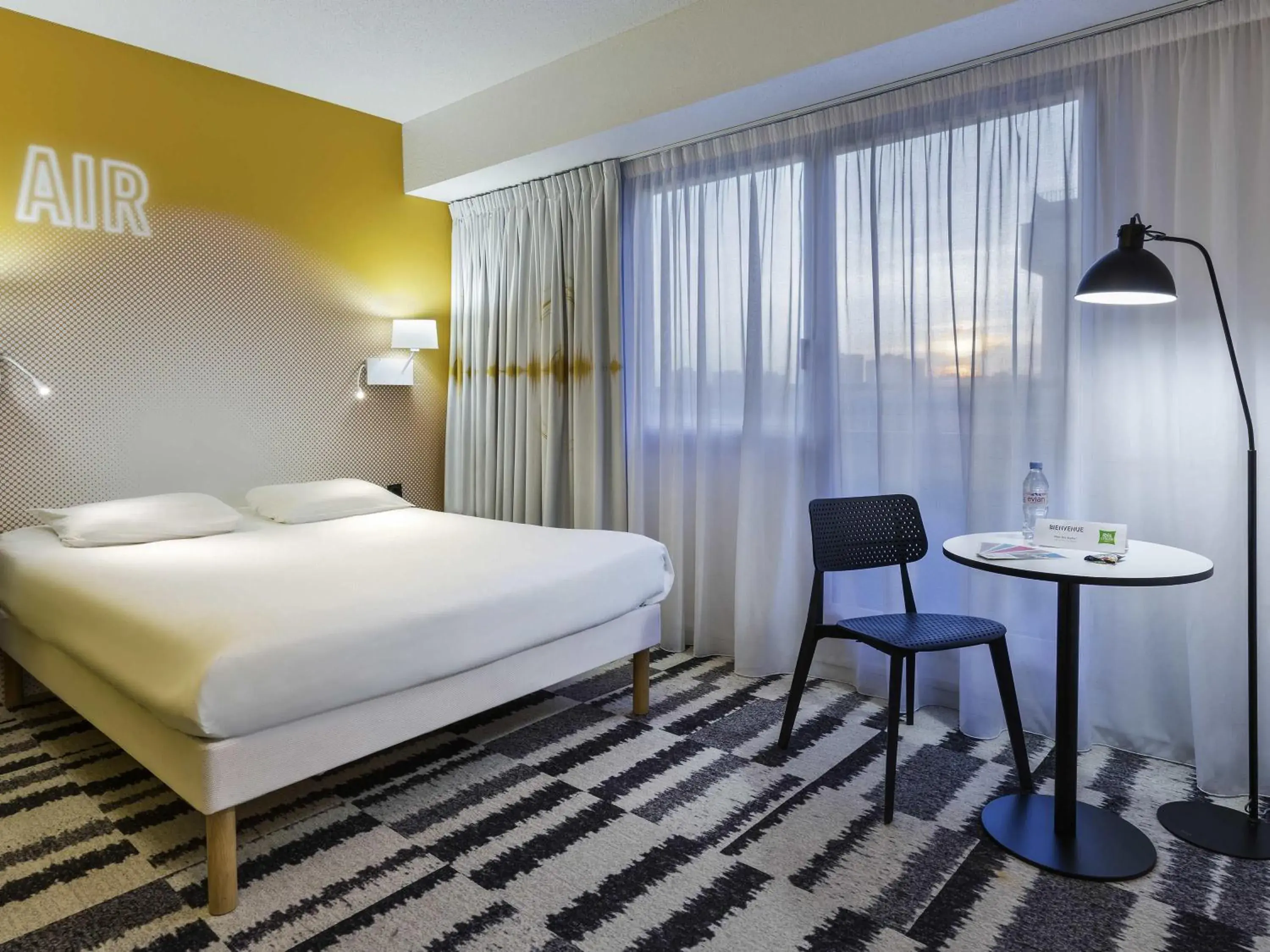 Bedroom, Bed in ibis Styles Massy Opéra Bedroom, Bed in ibis Styles Massy Opéra