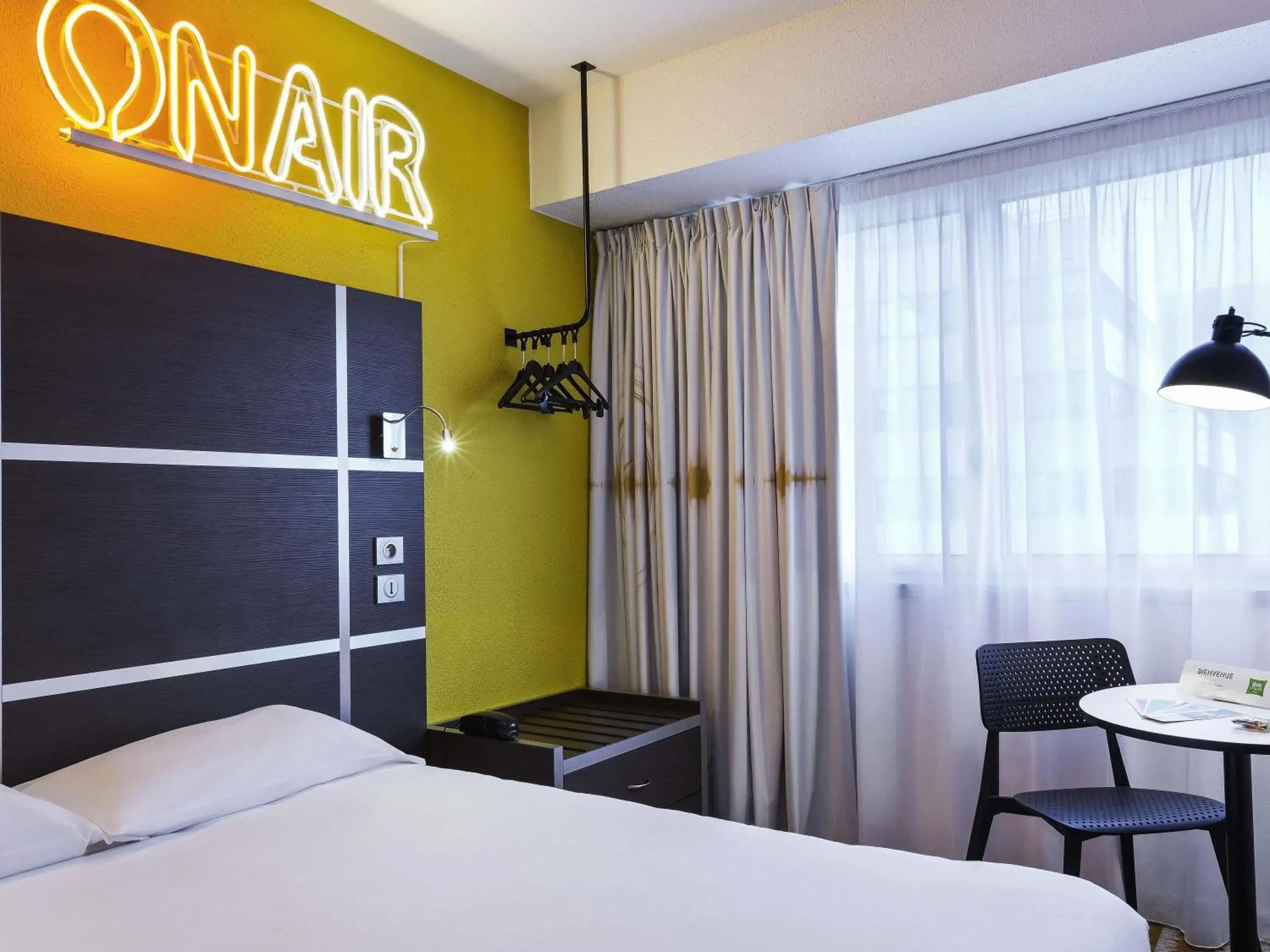 Bedroom, Bed in ibis Styles Massy Opéra Bedroom, Bed in ibis Styles Massy Opéra