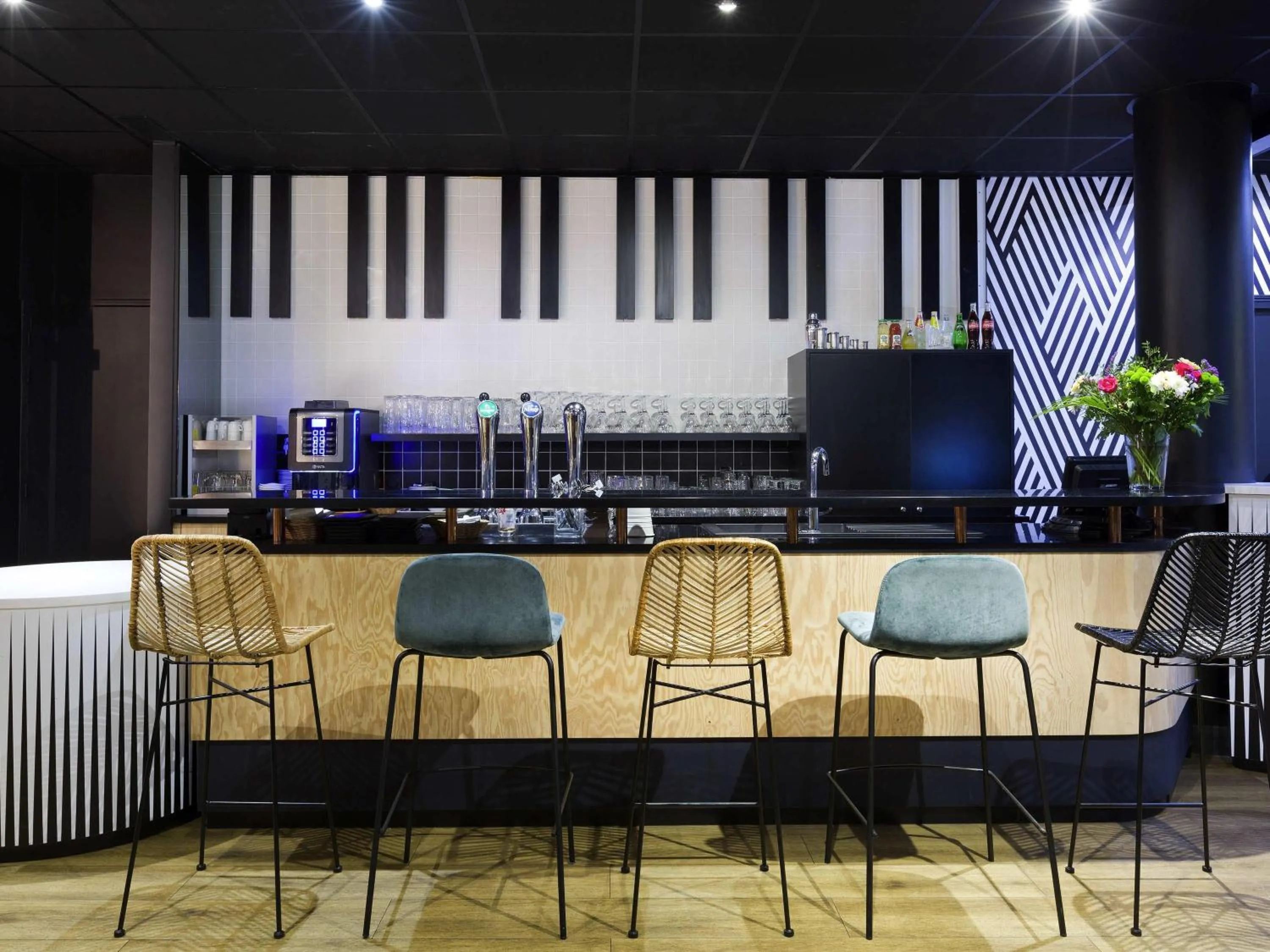 Property building in ibis Styles Massy Opéra