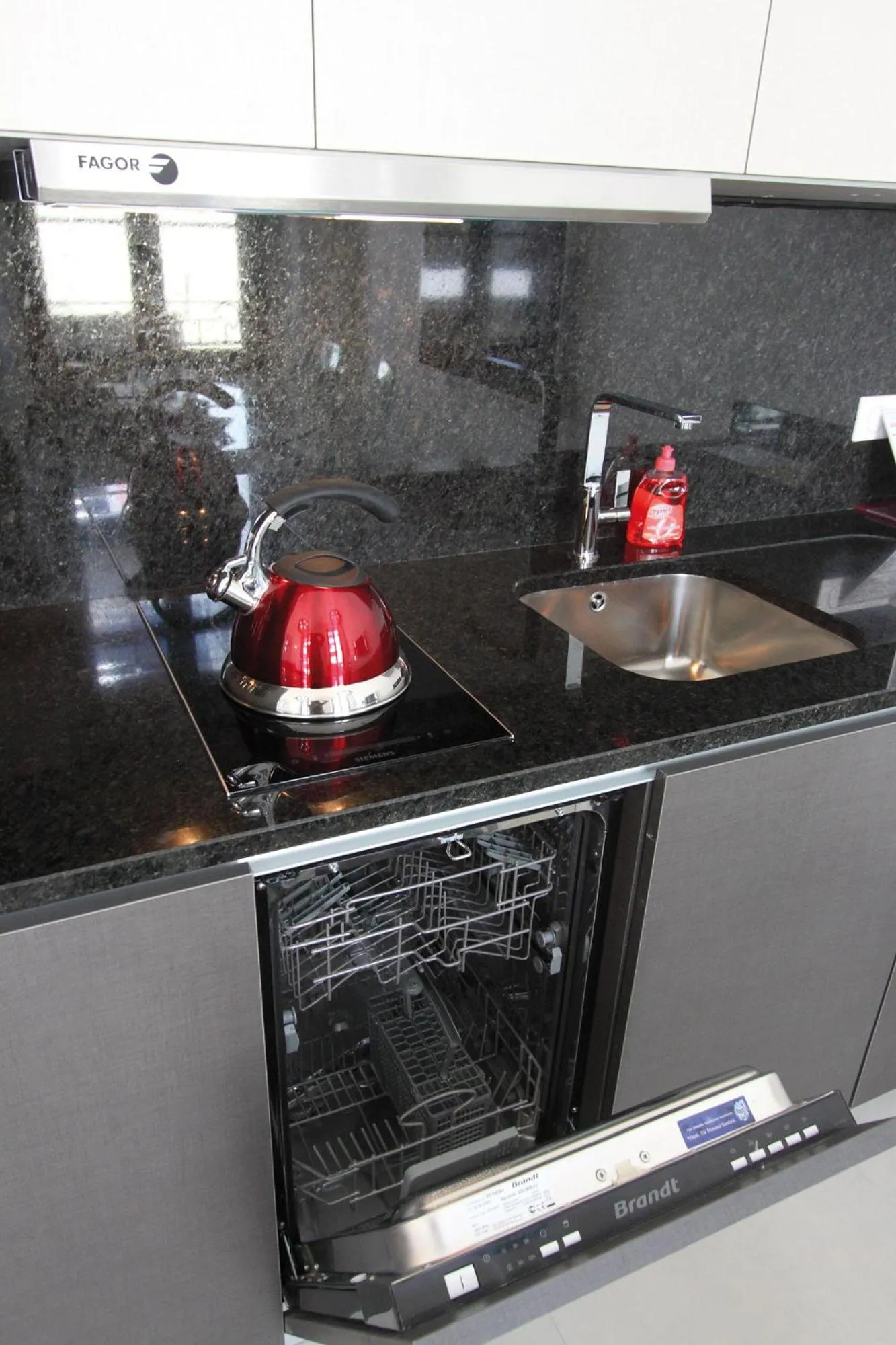 Kitchen or kitchenette in ViLLA ANNETTE