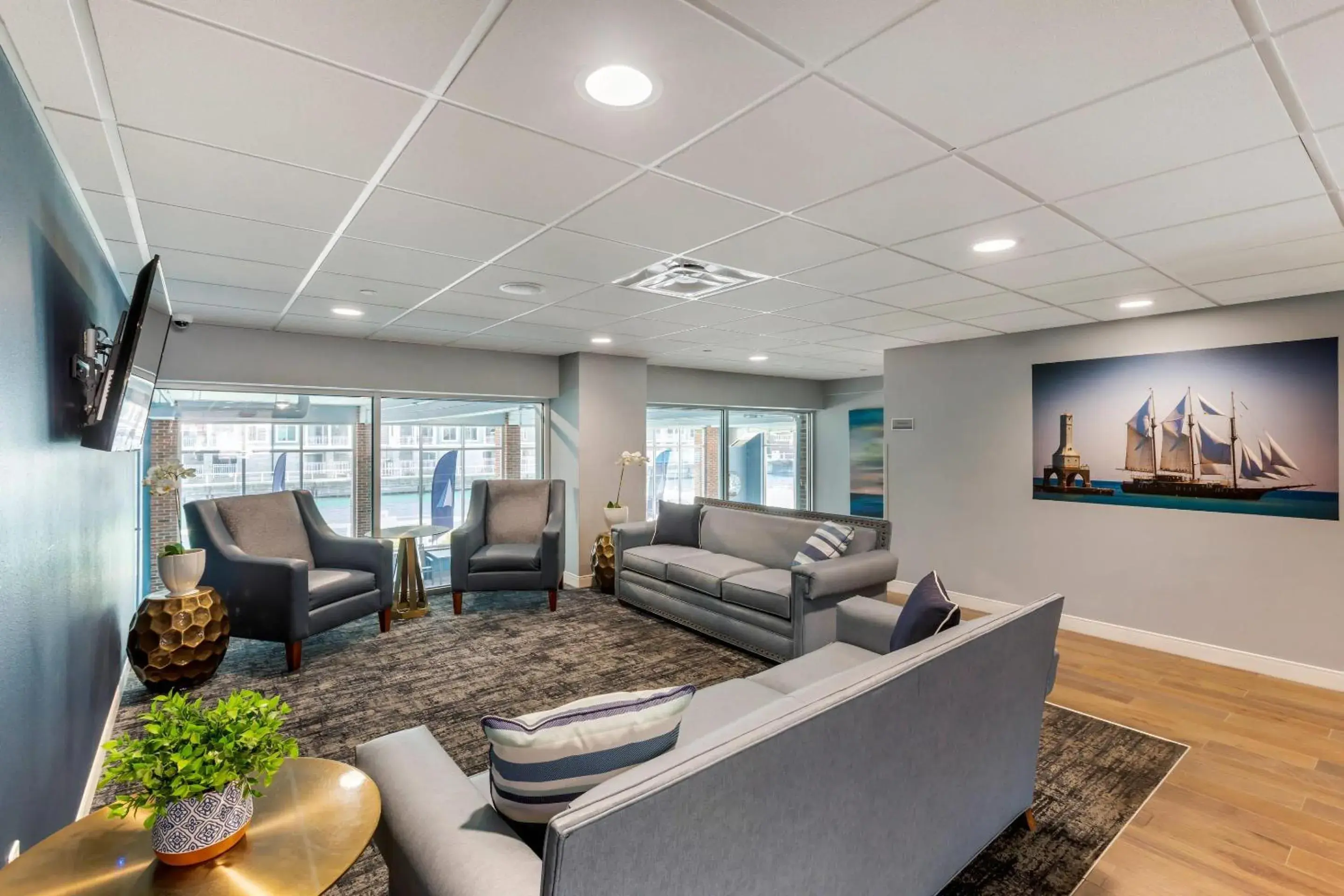 Lobby or reception in The Harborview on Lake Michigan, Ascend Hotel Collection Lobby or reception in The Harborview on Lake Michigan, Ascend Hotel Collection