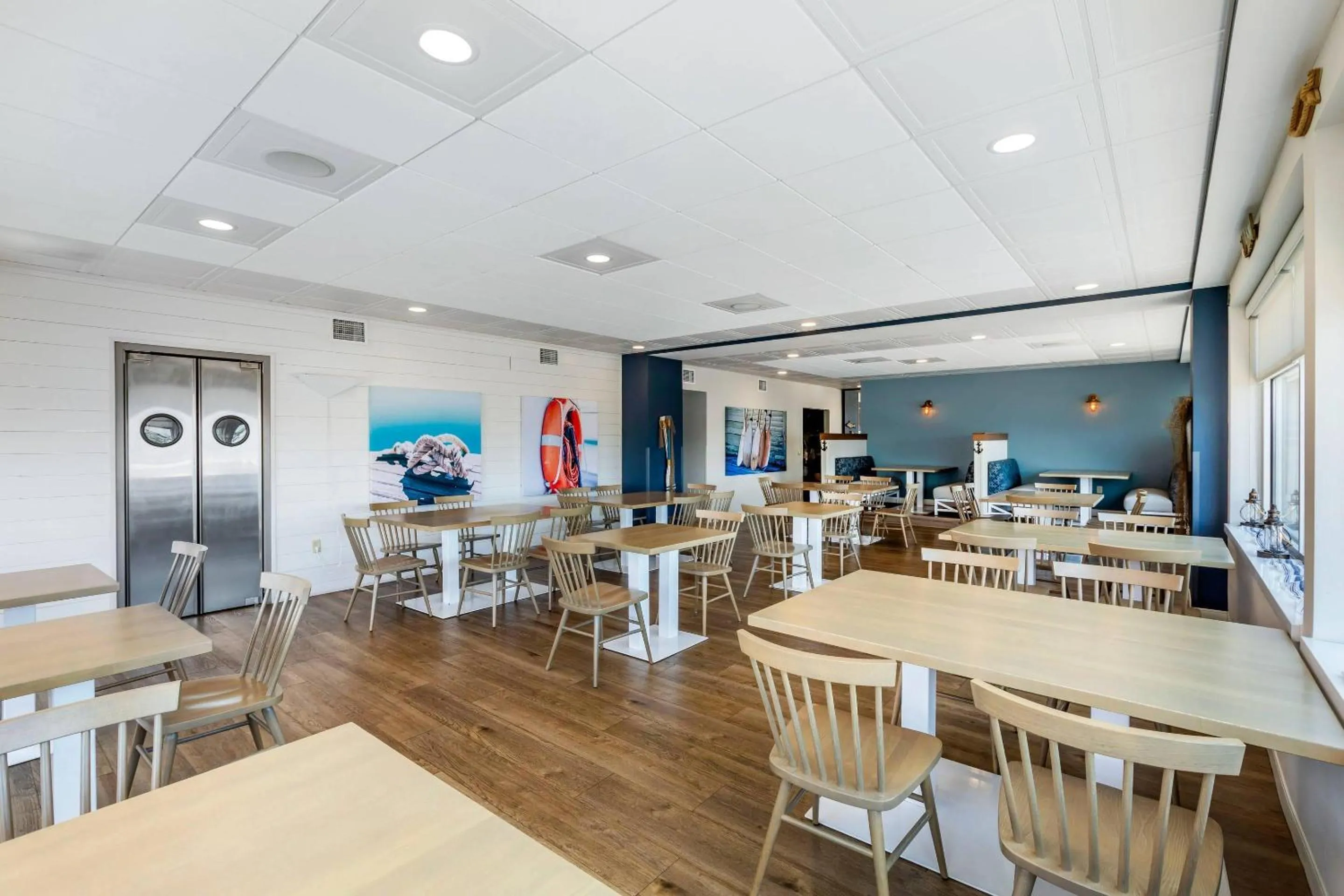 Restaurant/places to eat in The Harborview on Lake Michigan, Ascend Hotel Collection