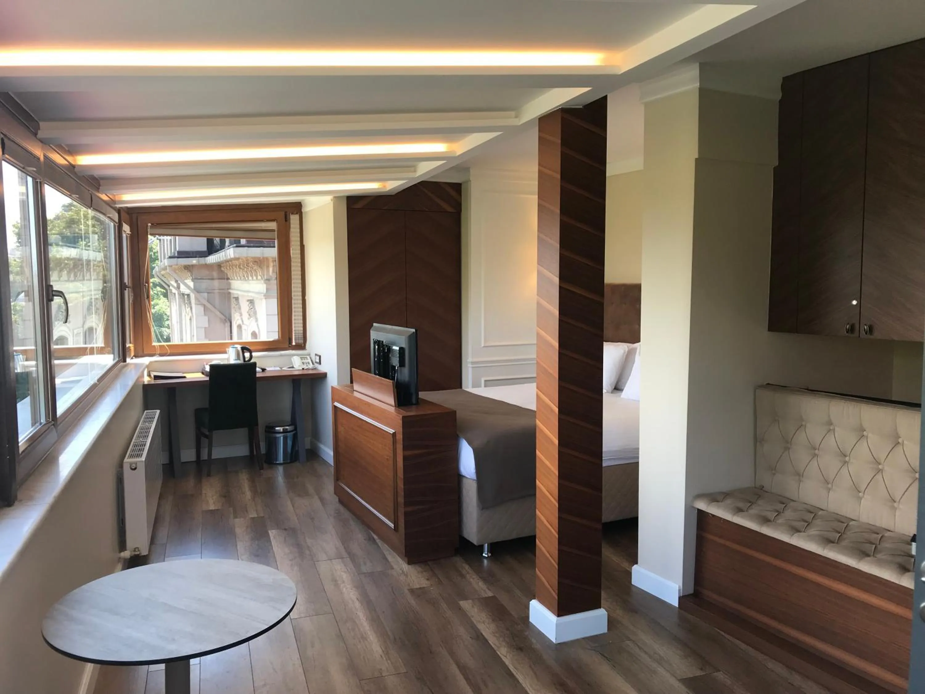 Photo of the whole room in Old Port Hotel Suit