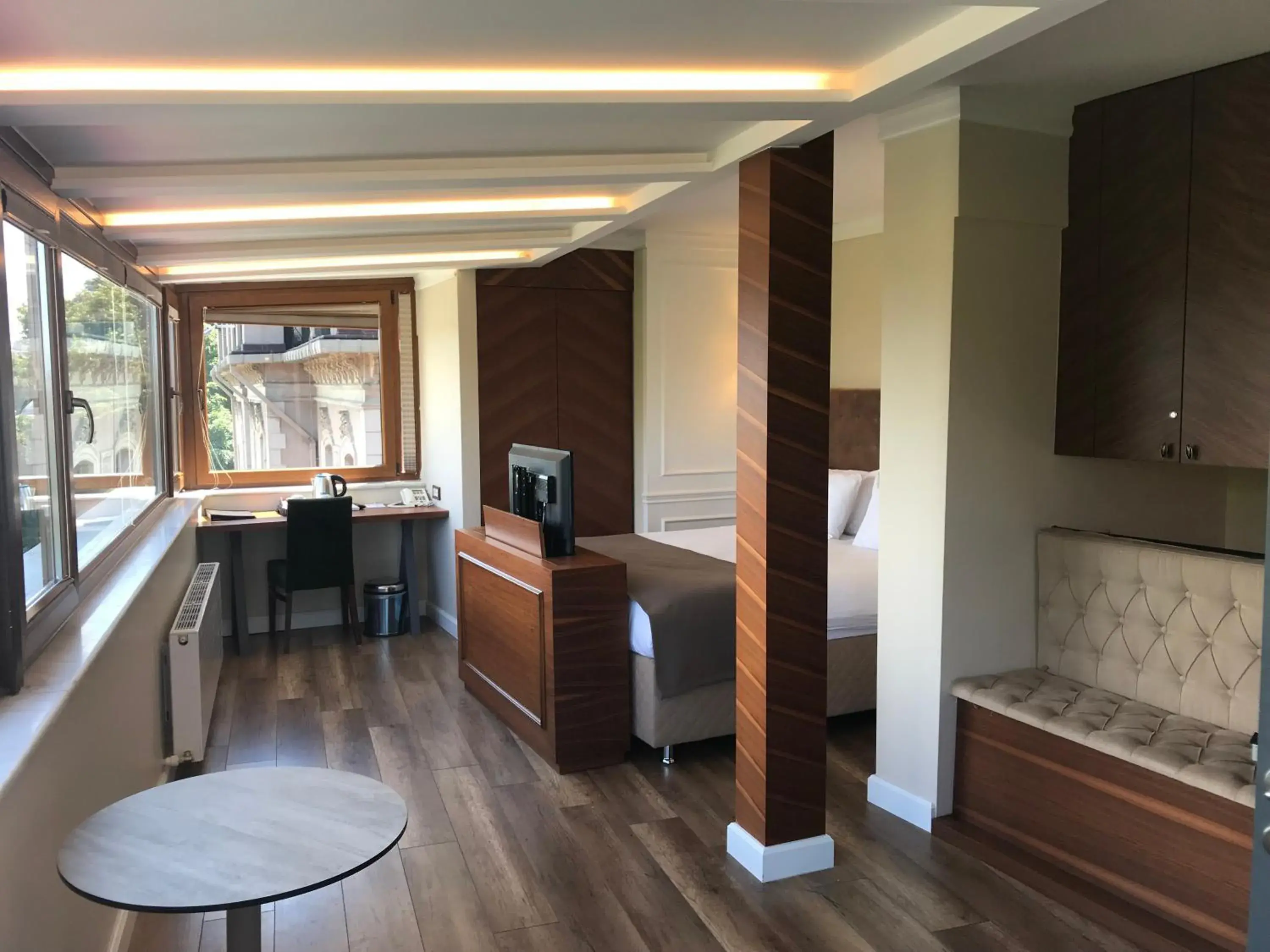 Quadruple Room with Sea View in Old Port Hotel Suit Quadruple Room with Sea View in Old Port Hotel Suit