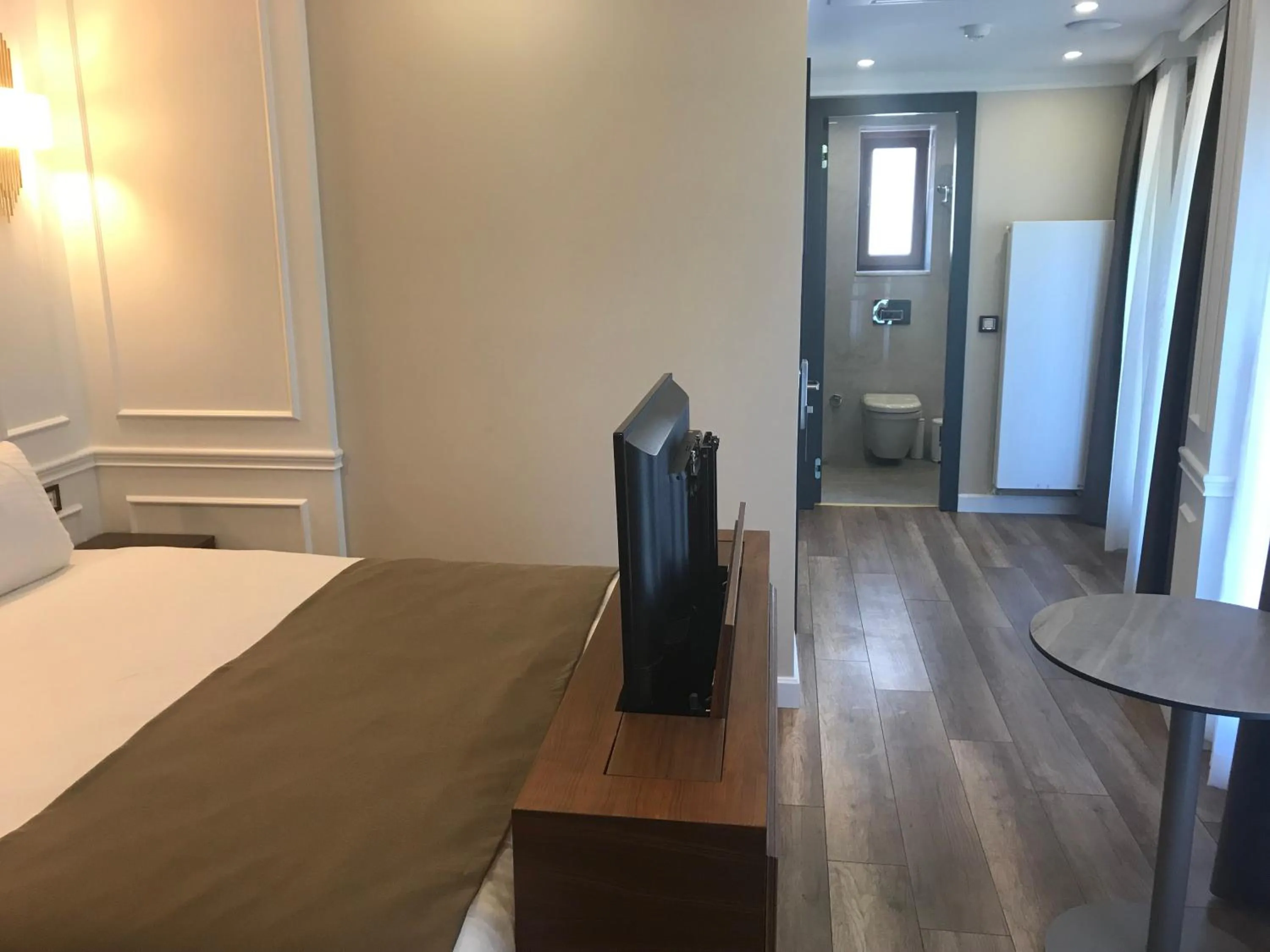 Photo of the whole room in Old Port Hotel Suit