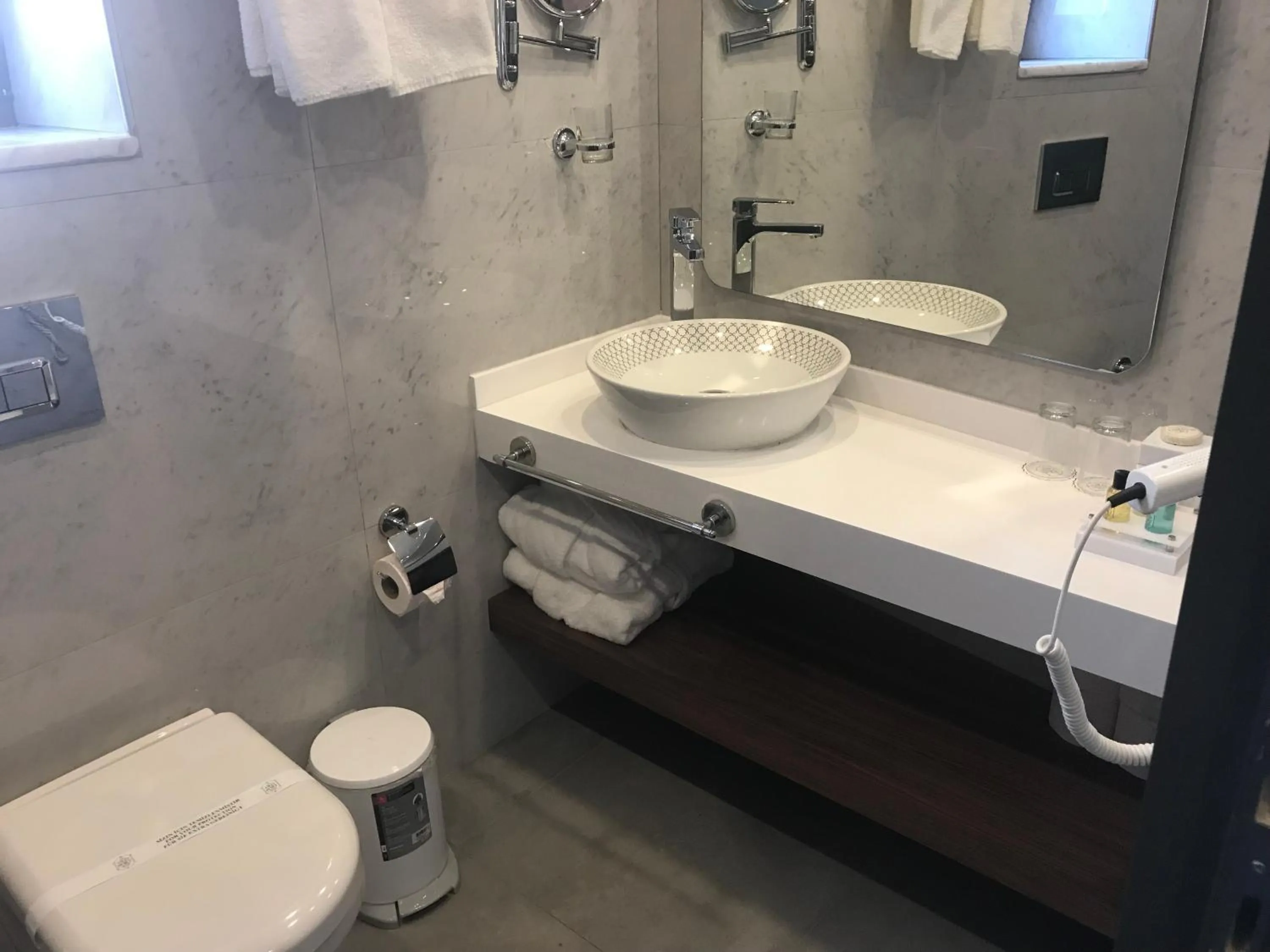 Bathroom in Old Port Hotel Suit