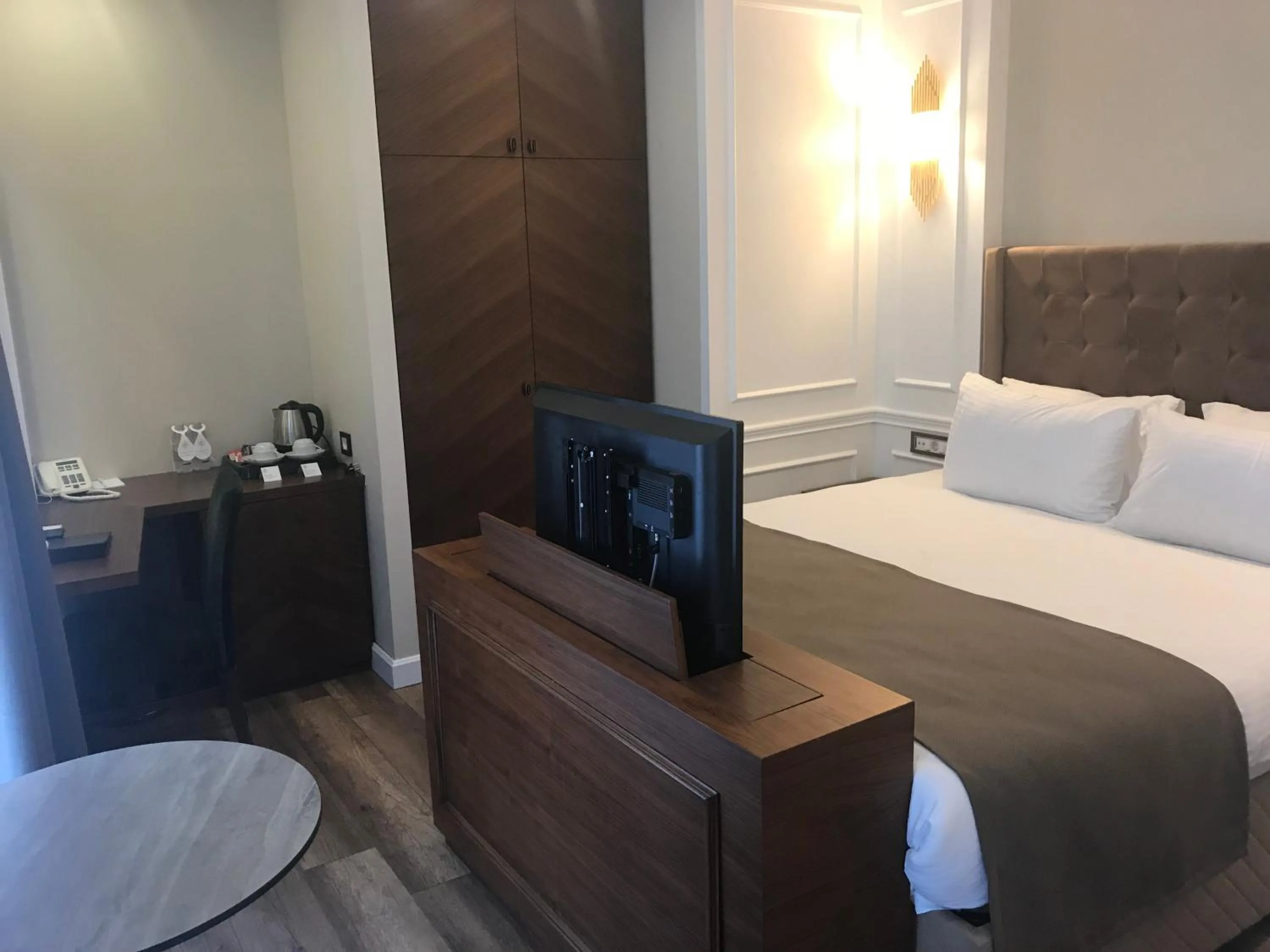 Bed in Old Port Hotel Suit