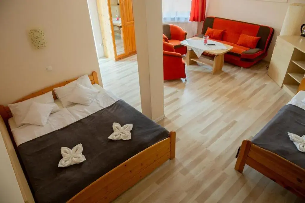 Deluxe Triple Room - single occupancy in Willa i domki Victoria Deluxe Triple Room - single occupancy in Willa i domki Victoria
