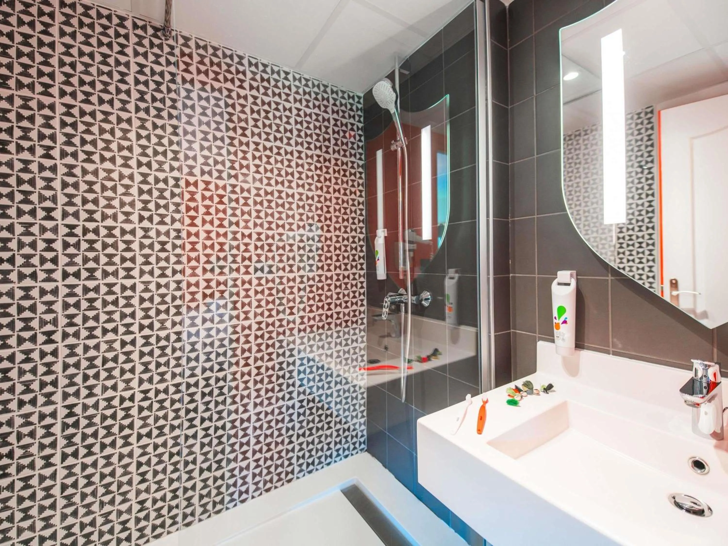 Bedroom in ibis Styles Carcassonne La Cité