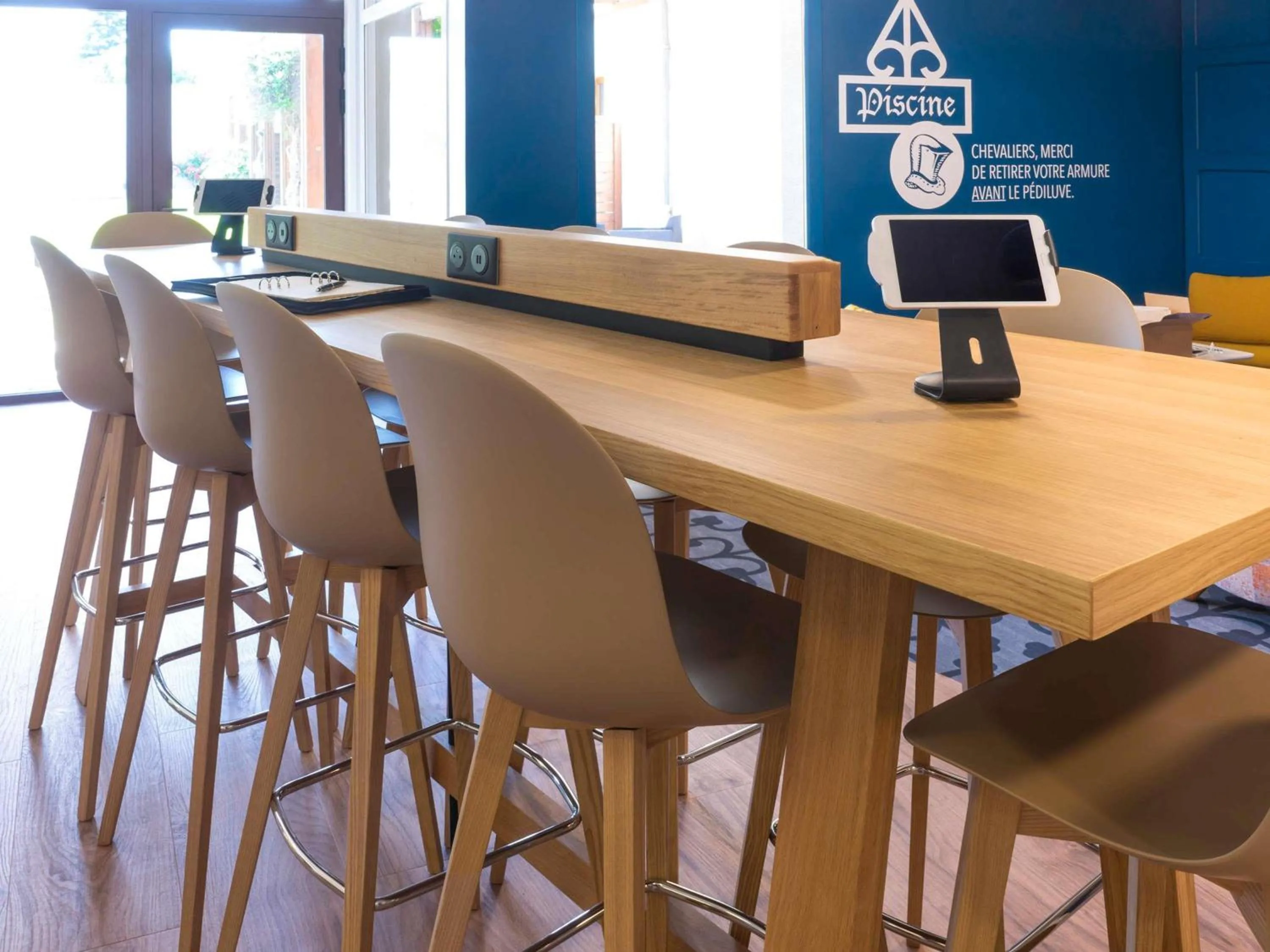 Lounge or bar in ibis Styles Carcassonne La Cité