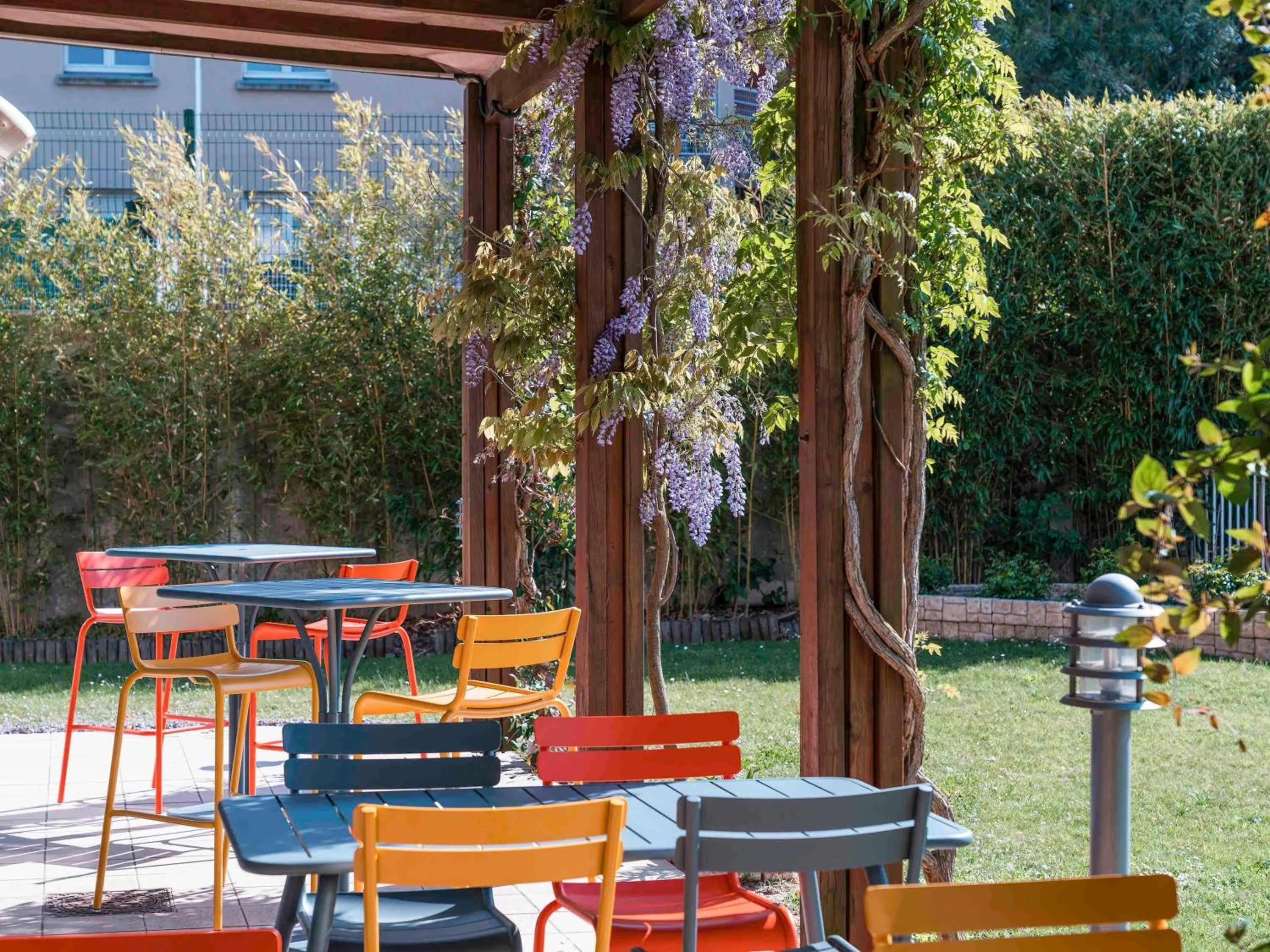 Restaurant/places to eat in ibis Styles Carcassonne La Cité