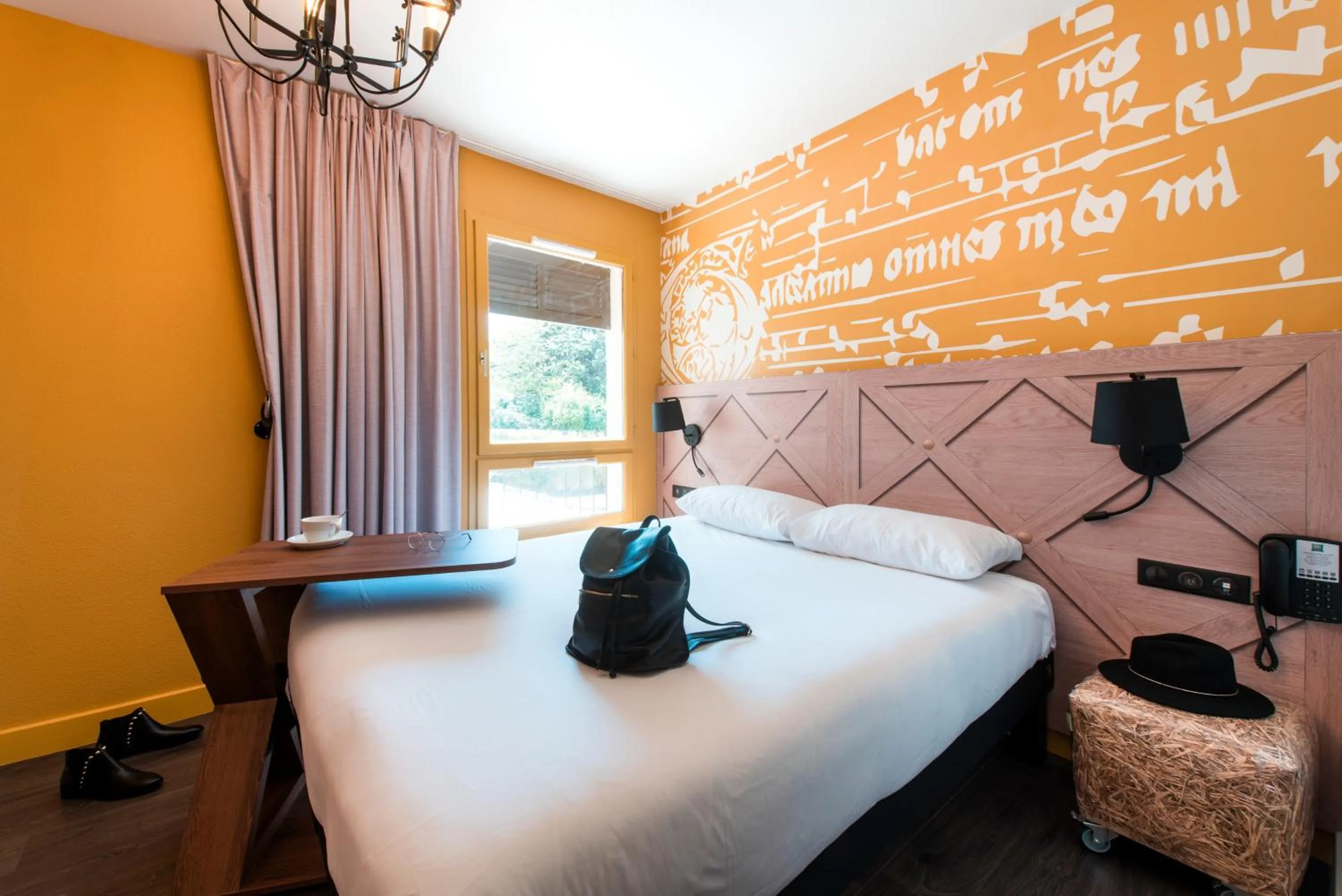 Photo of the whole room, Bed in ibis Styles Carcassonne La Cité