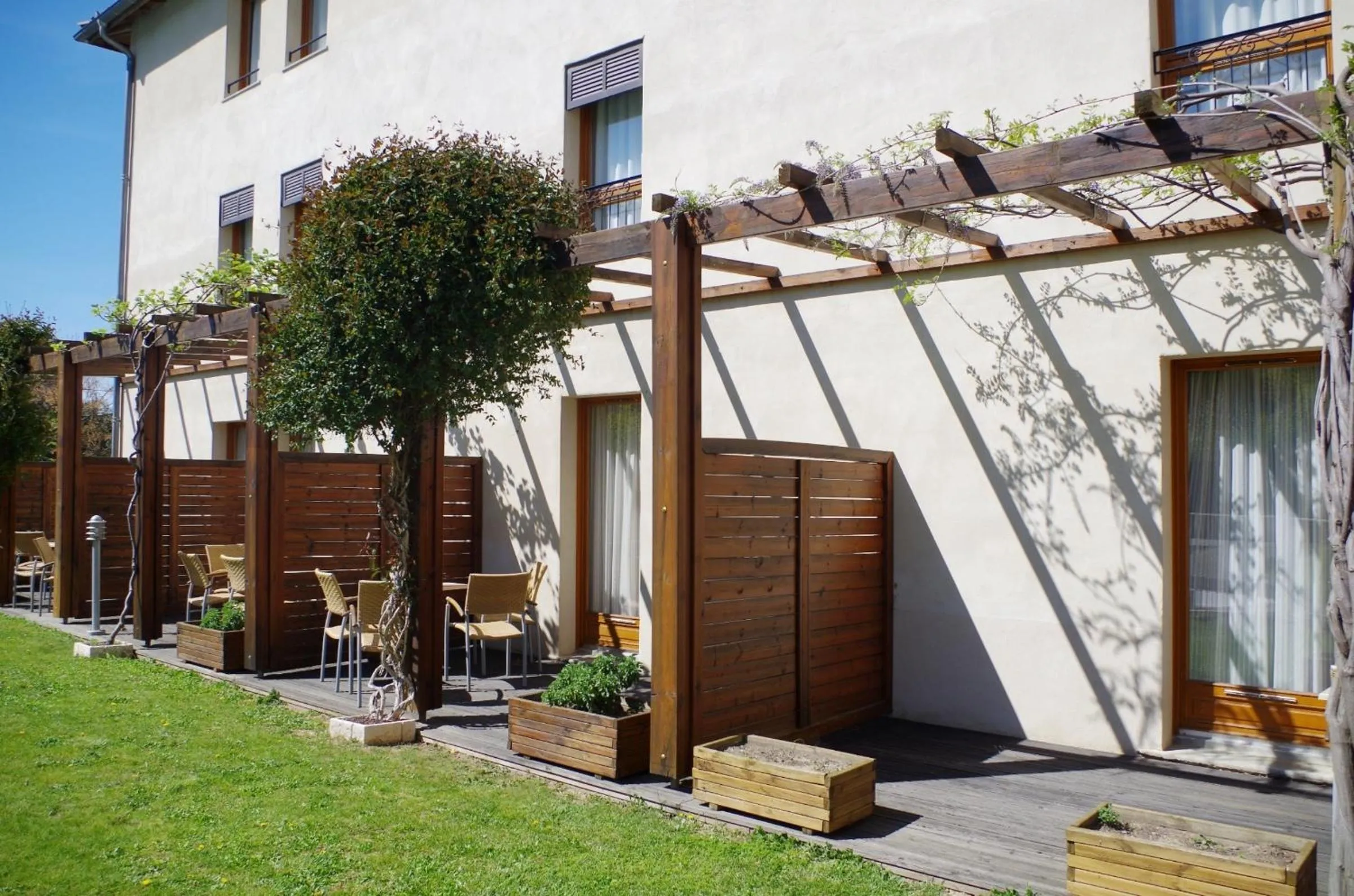 Facade/entrance in ibis Styles Carcassonne La Cité